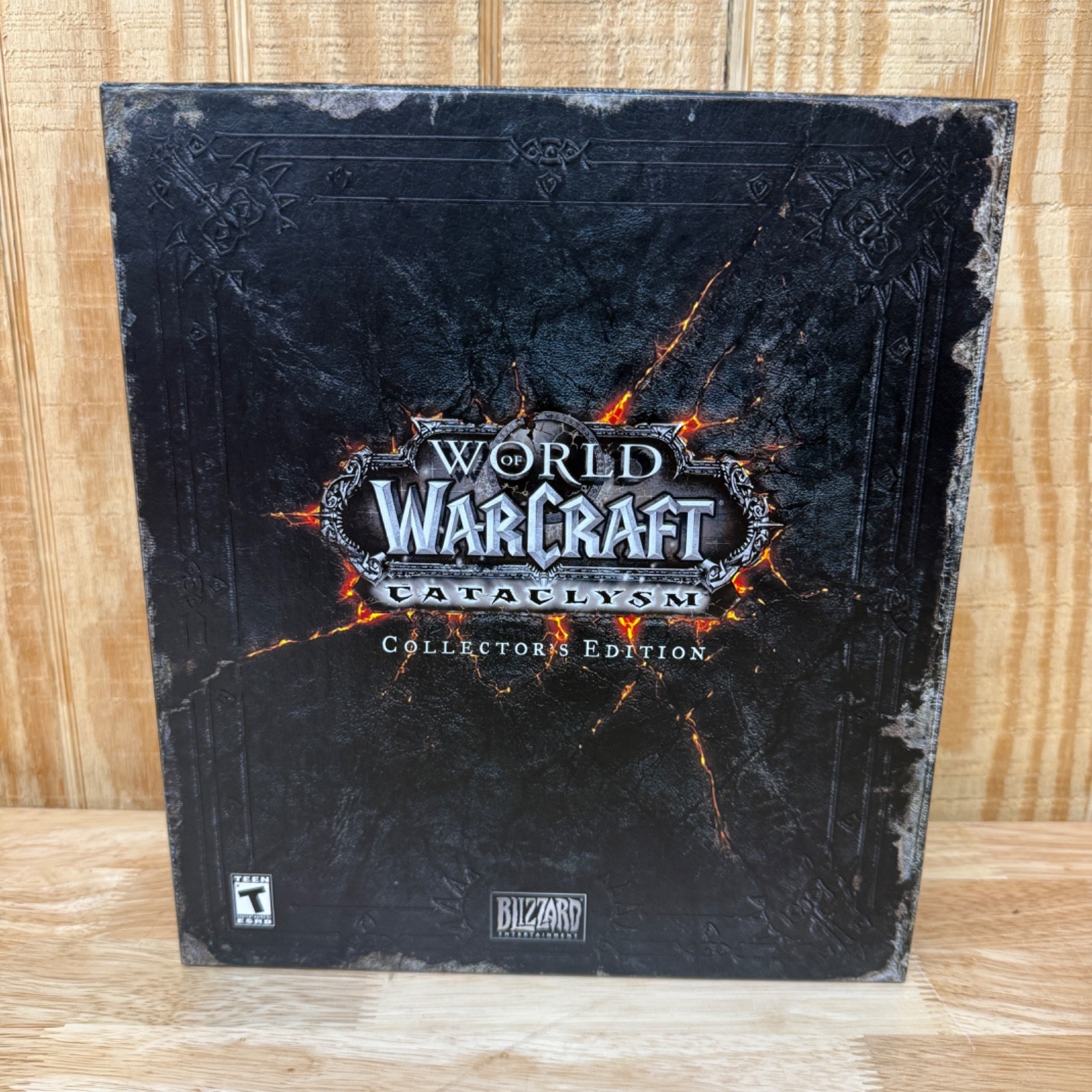 World of Warcraft Cataclysm Collector’s Edition Box Set Cards Book WOW Game PC