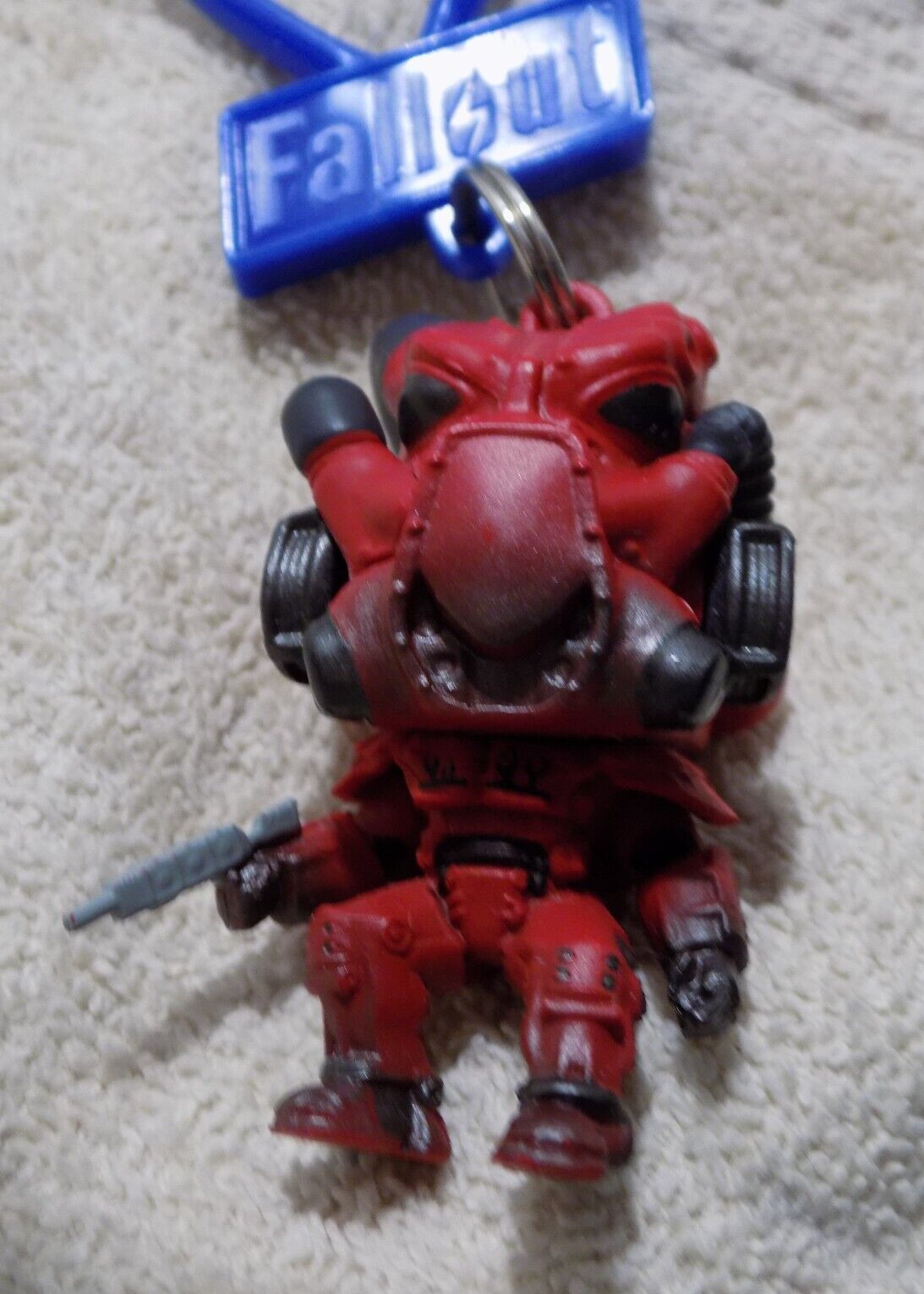 L/2 Video Game Keychain Backpack Clip On Figures Fallout 76 Red X-01 Power Armor