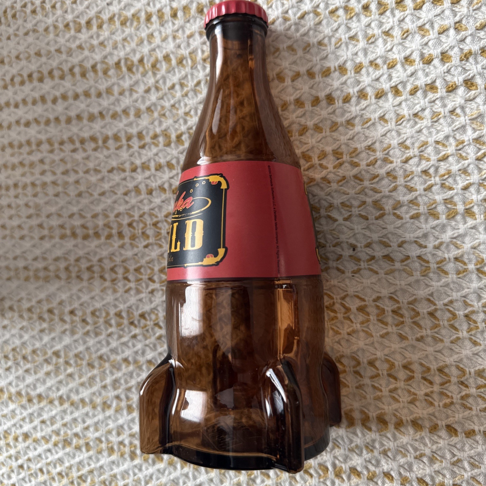 Fallout Authentic Nuka Cola Wild Collectibles Glass Bottle & 10 Caps !