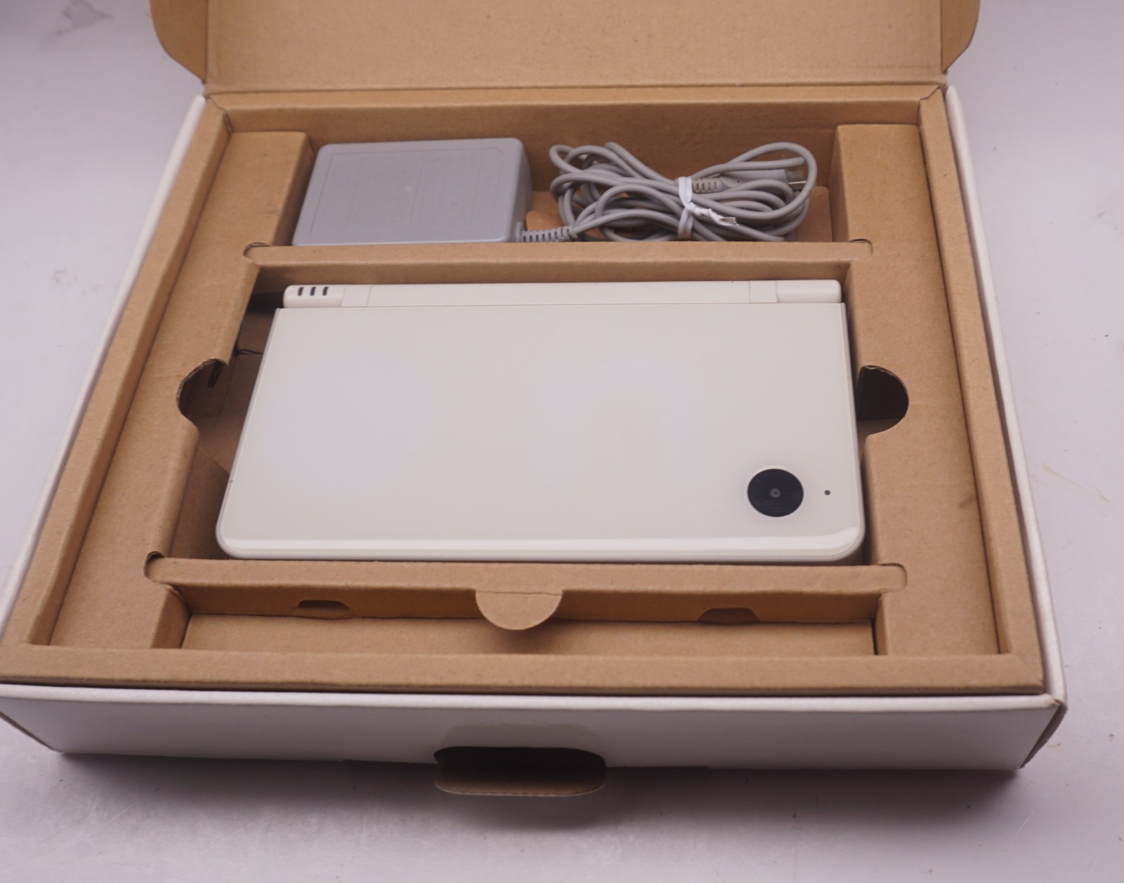Nintendo DSi XL LL White Console JAPAN REGION with Box Preinstalled JP Zelda