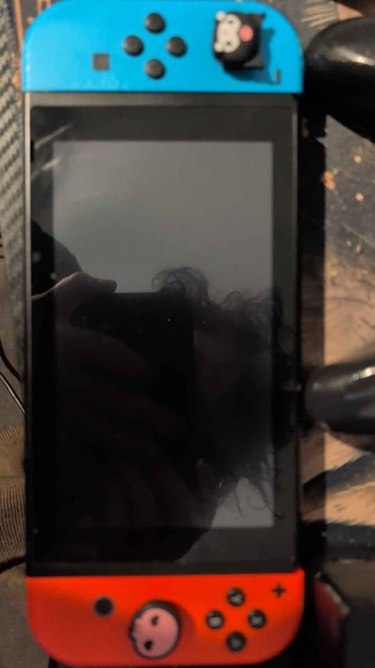 Nintendo Switch Unpatched V1, XAW1 Serial Number, Dock And Joycons Included