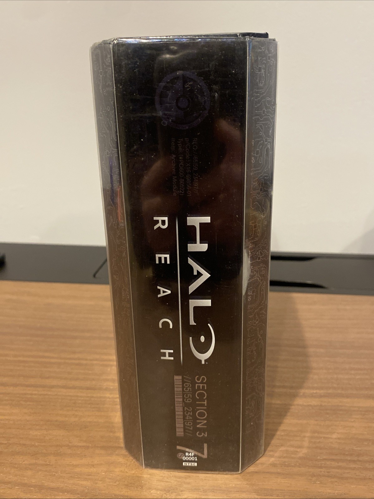 Halo: Reach — Limited Edition (Xbox 360, 2010) No Game, Other Missing Contents