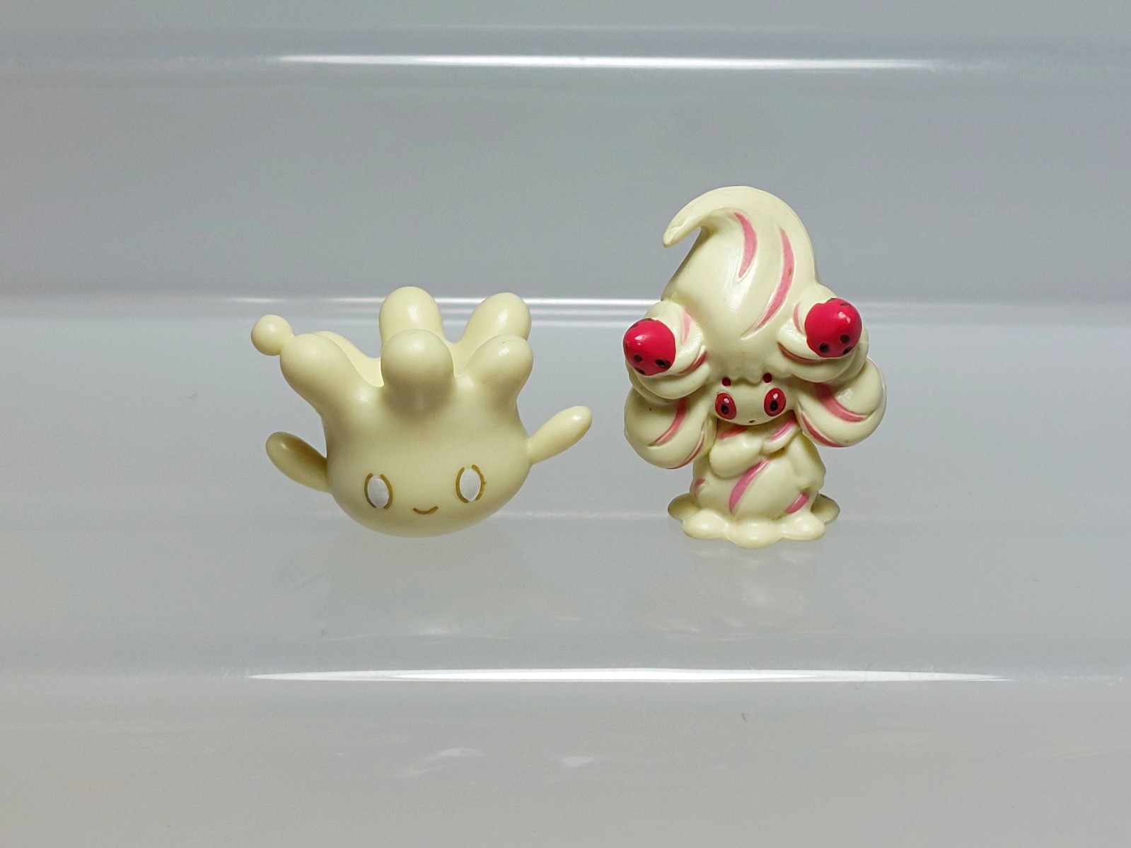 Alcremie Milcery Pokemon Get Collections Figure T-ARTS J02 0.8-1.2in