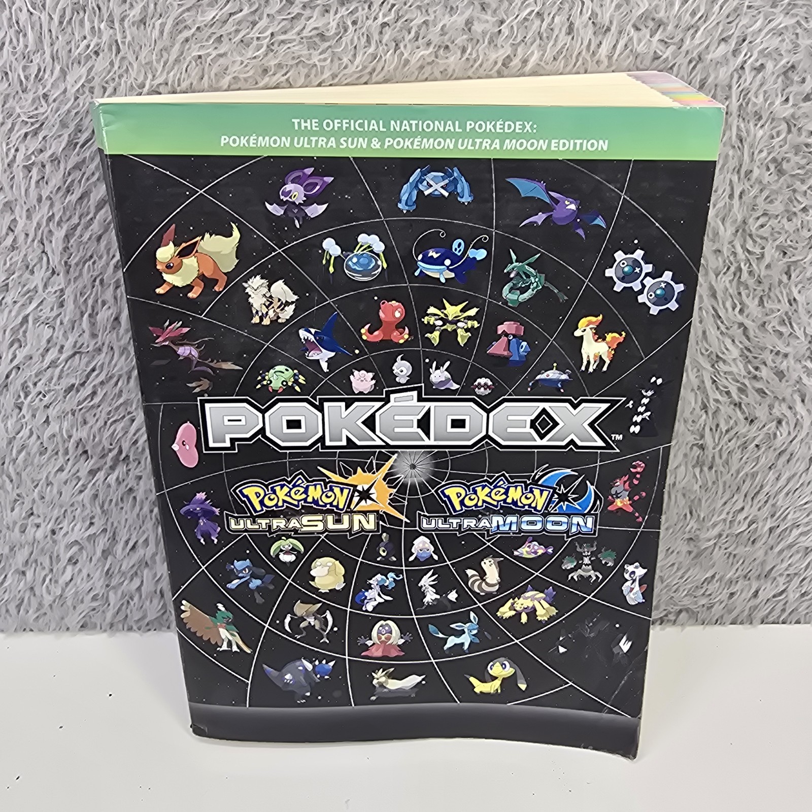 Pokémon Ultra Sun & Pokémon Ultra Moon Edition: The Official National Pokédex