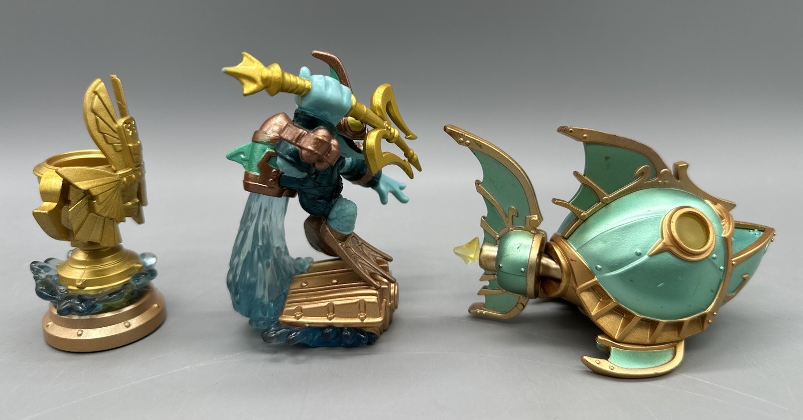 Skylanders SuperChargers Deep Dive Gill Grunt, Reef Ripper Vehicle & Sea Trophy