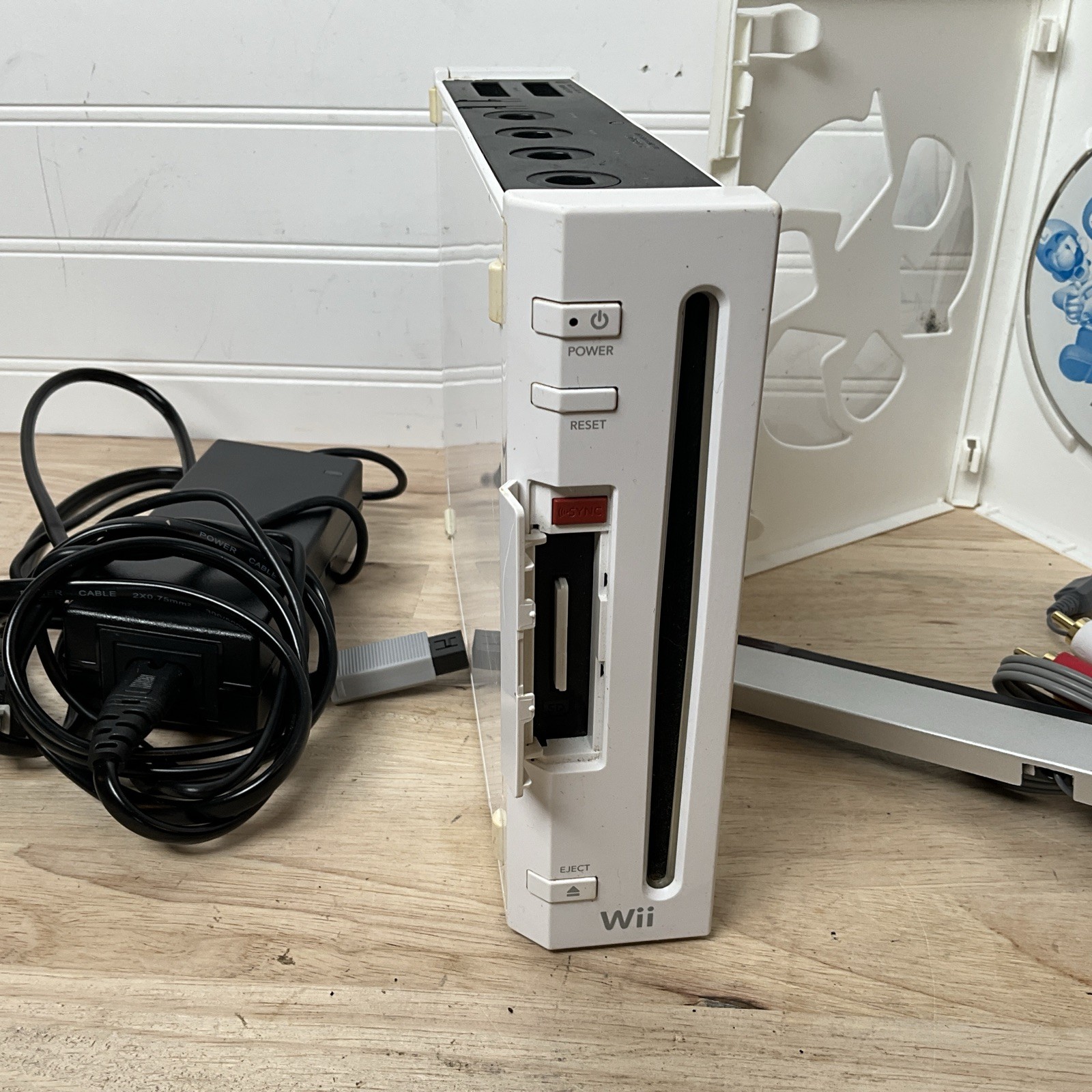 Nintendo Wii RVL-001 512 MB Home Console With Cables & Mario Kart NO CONTROLLERS
