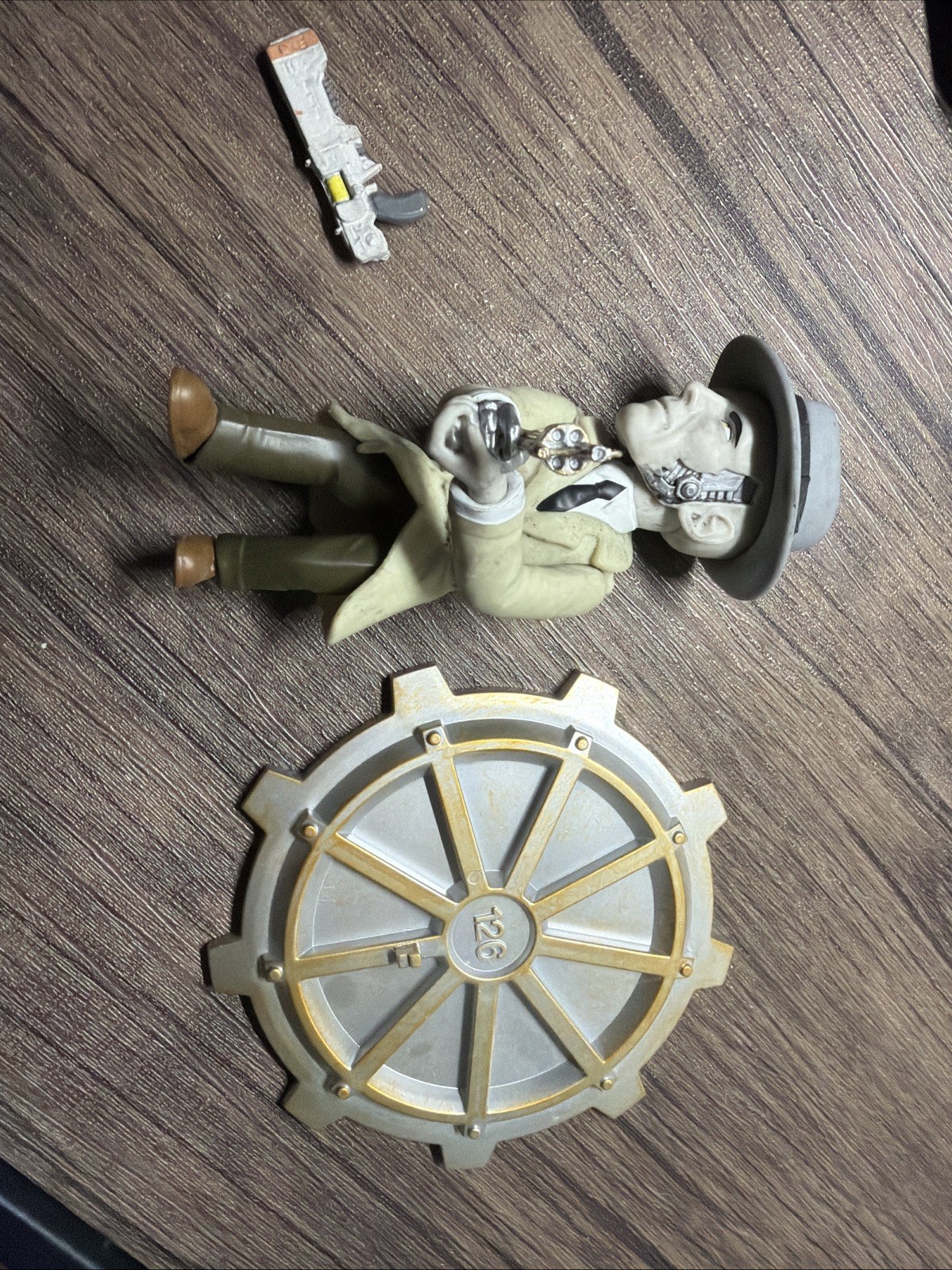 Fallout Crate Nick Valentine Loot Crate Figure Screen Shots
