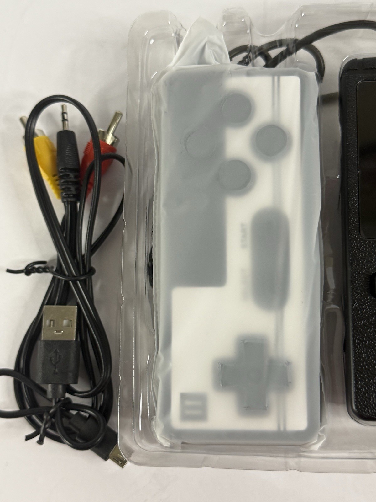Retro FC Large Screen Mini Handheld Game Console 500 Games Portable Open Box