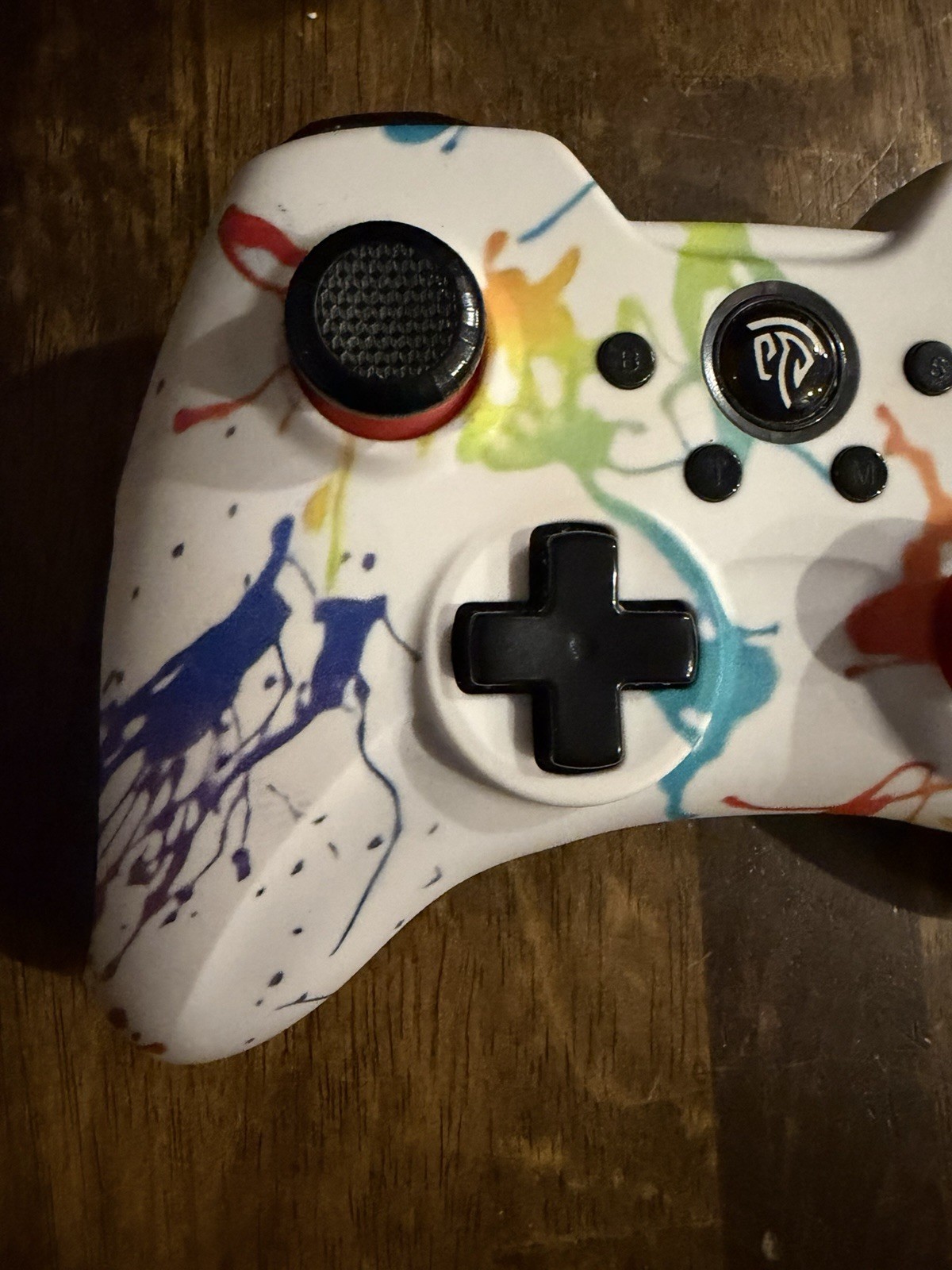 EasySMX KC-8236 wireless game controller with a “Dazzle Color” paint Theme