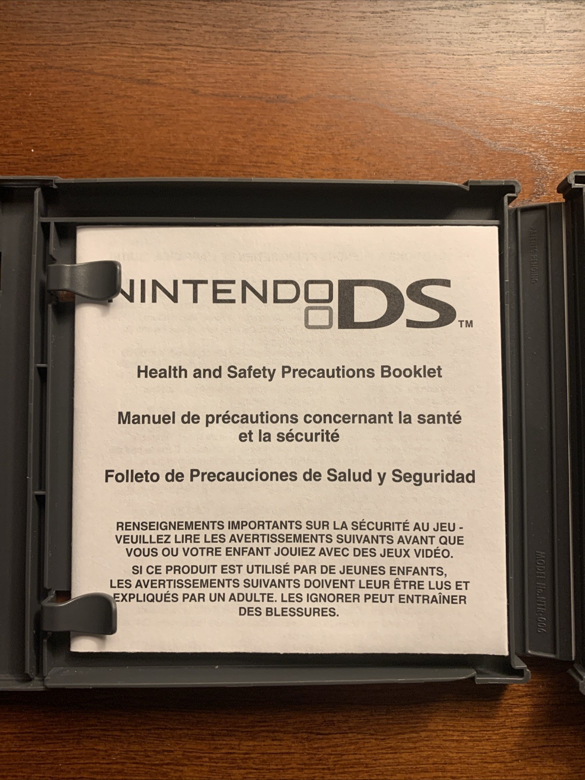 Pokemon Black Version 2 Nintendo DS Replacement Case ONLY No Game – For Display