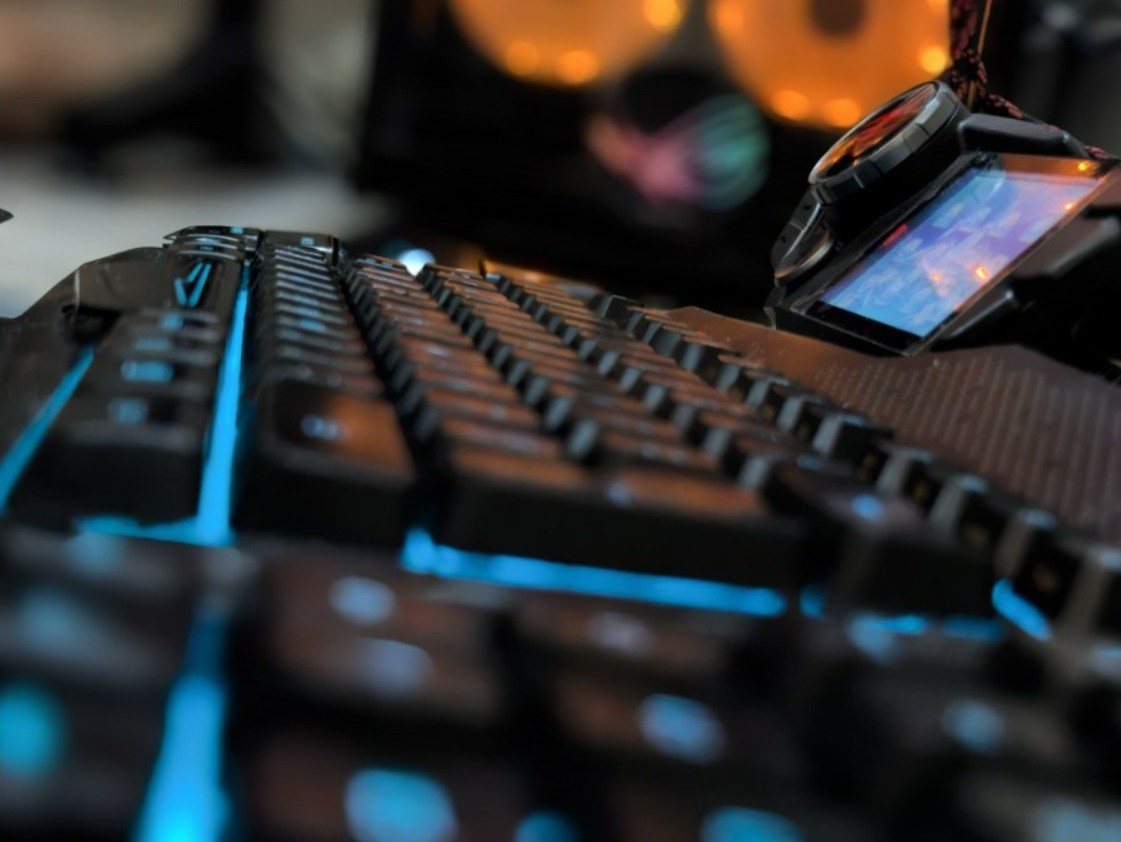 Mad Catz STRIKE 7 Modular PC Gaming Keyboard VENOM Touchscreen Open Box