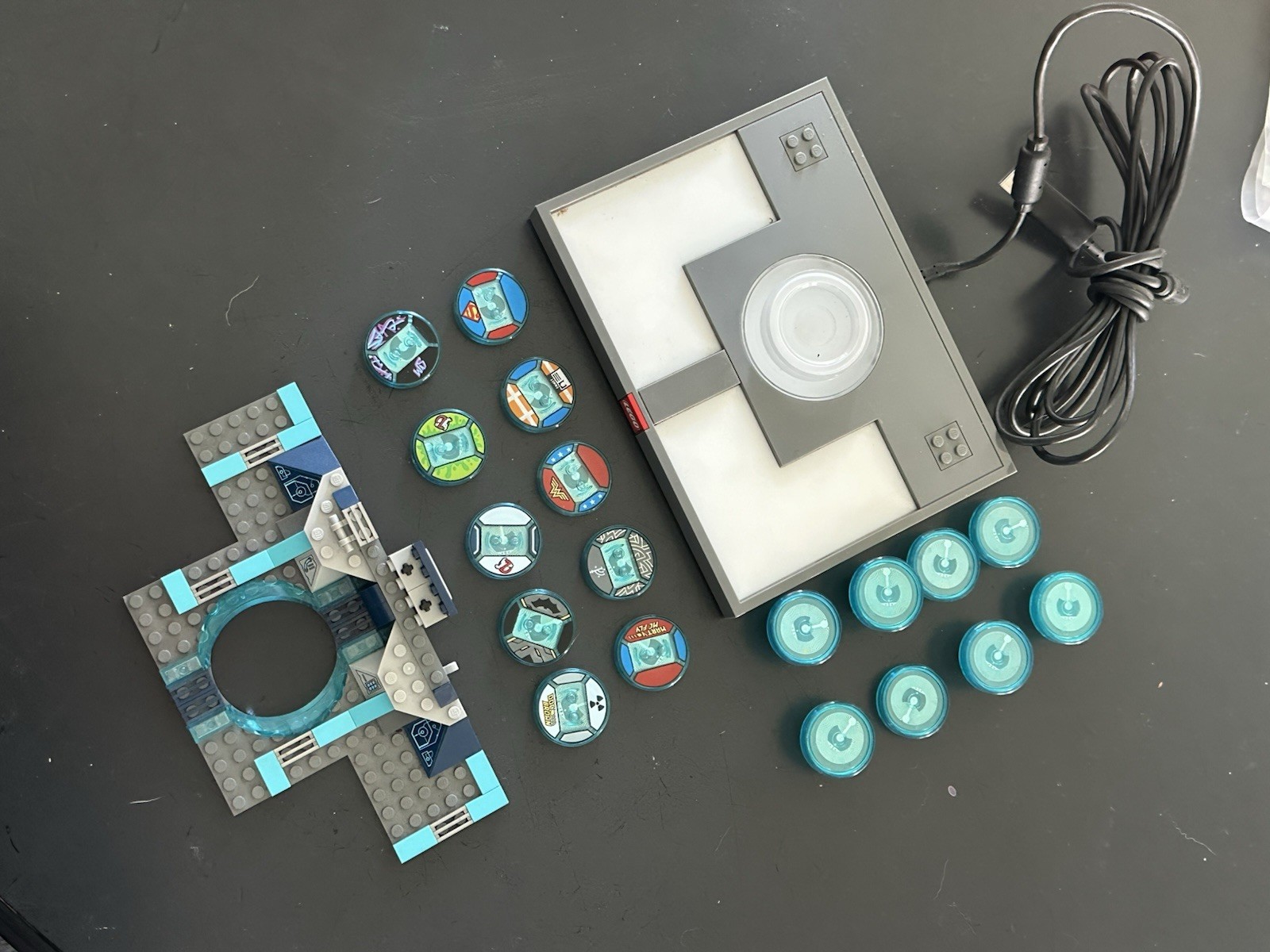 LEGO dimensions Toy Pay & Game Tokens Lot Portal Base, NFC Discs + Accessories