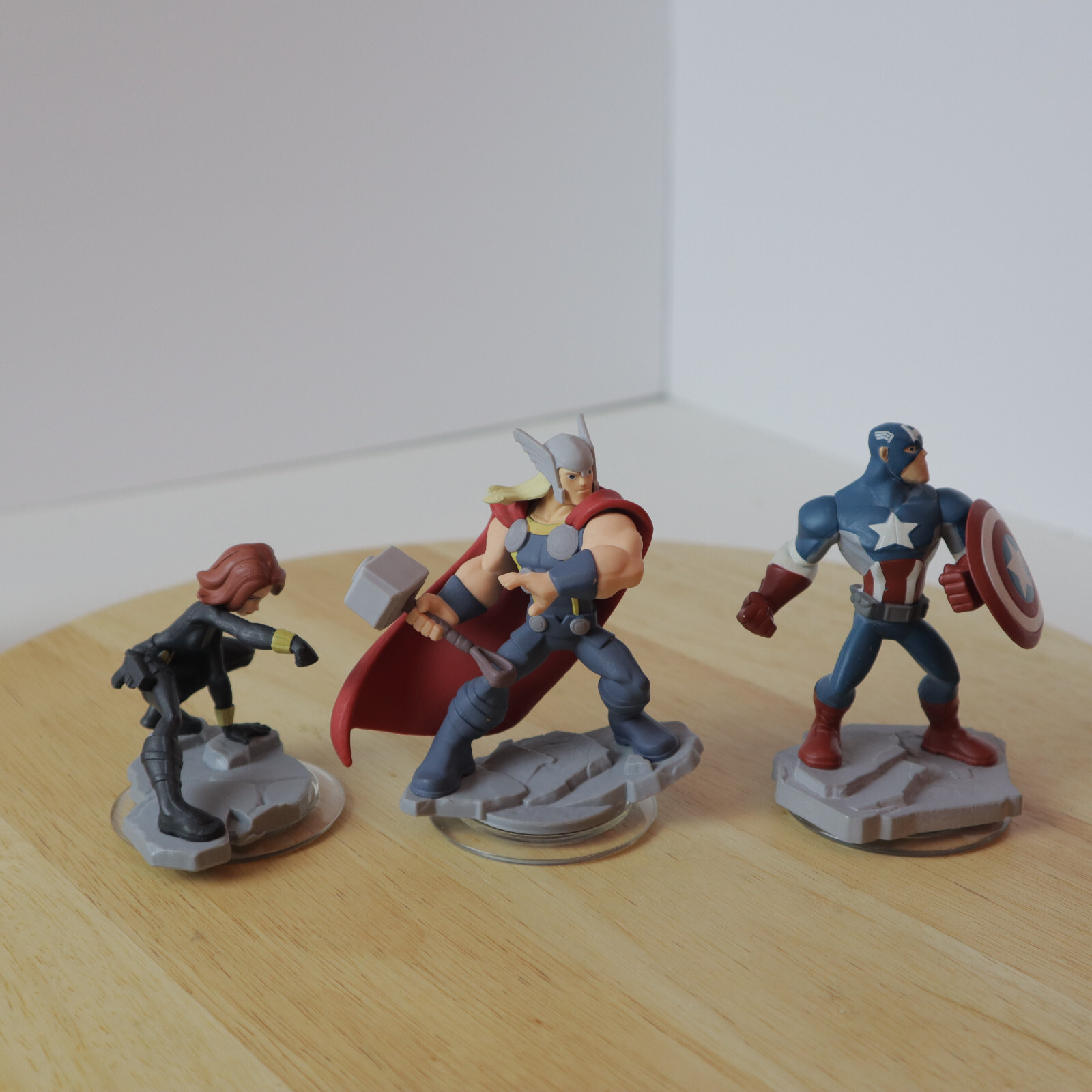 Disney Infinity 2.0 Marvel Lot Captain America Hulk Thor Black Widow Iron Man +