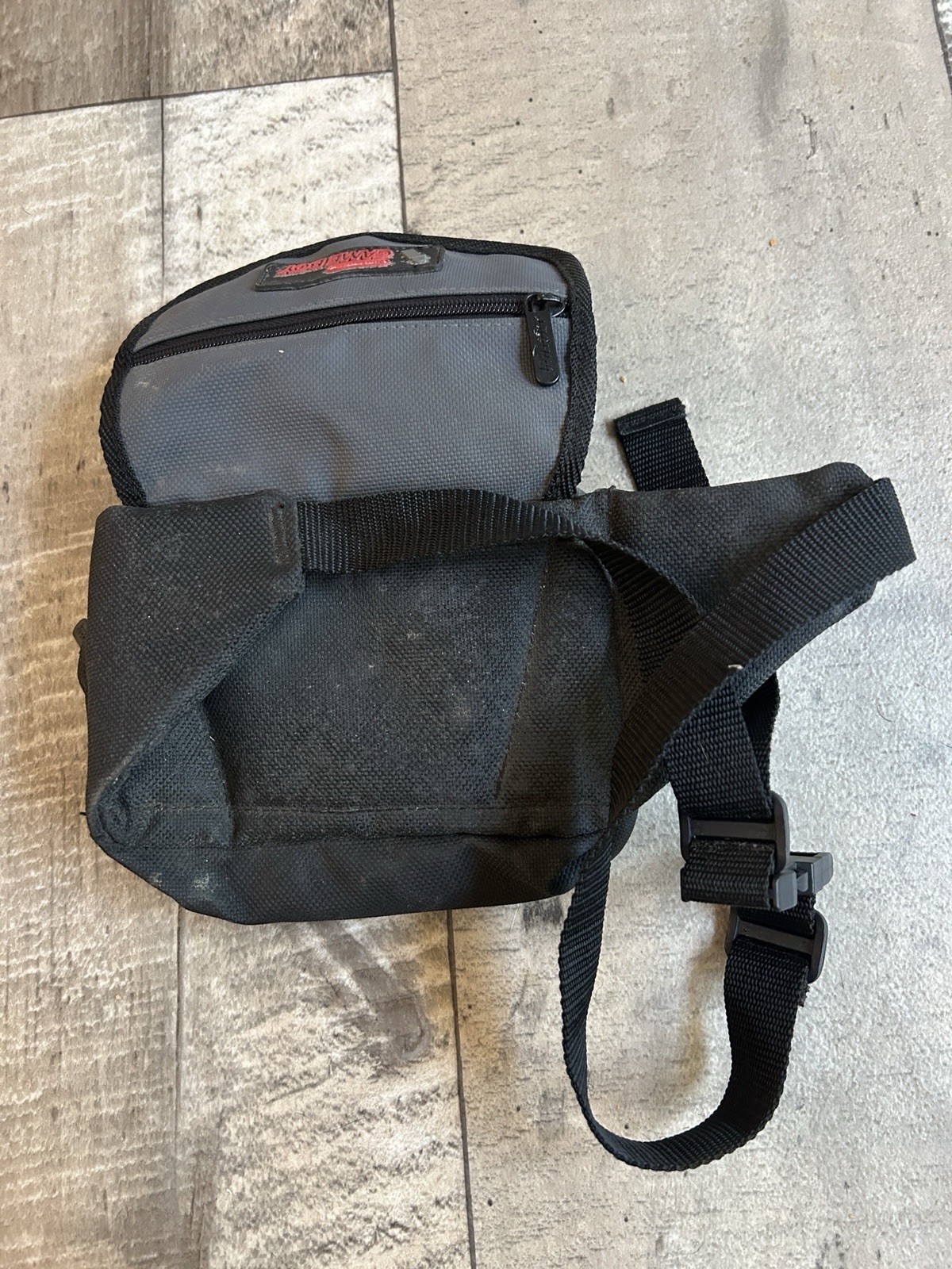 Nintendo GameBoy Fanny Pack Carrying Case Travel Bag 90s Interact Accessory
