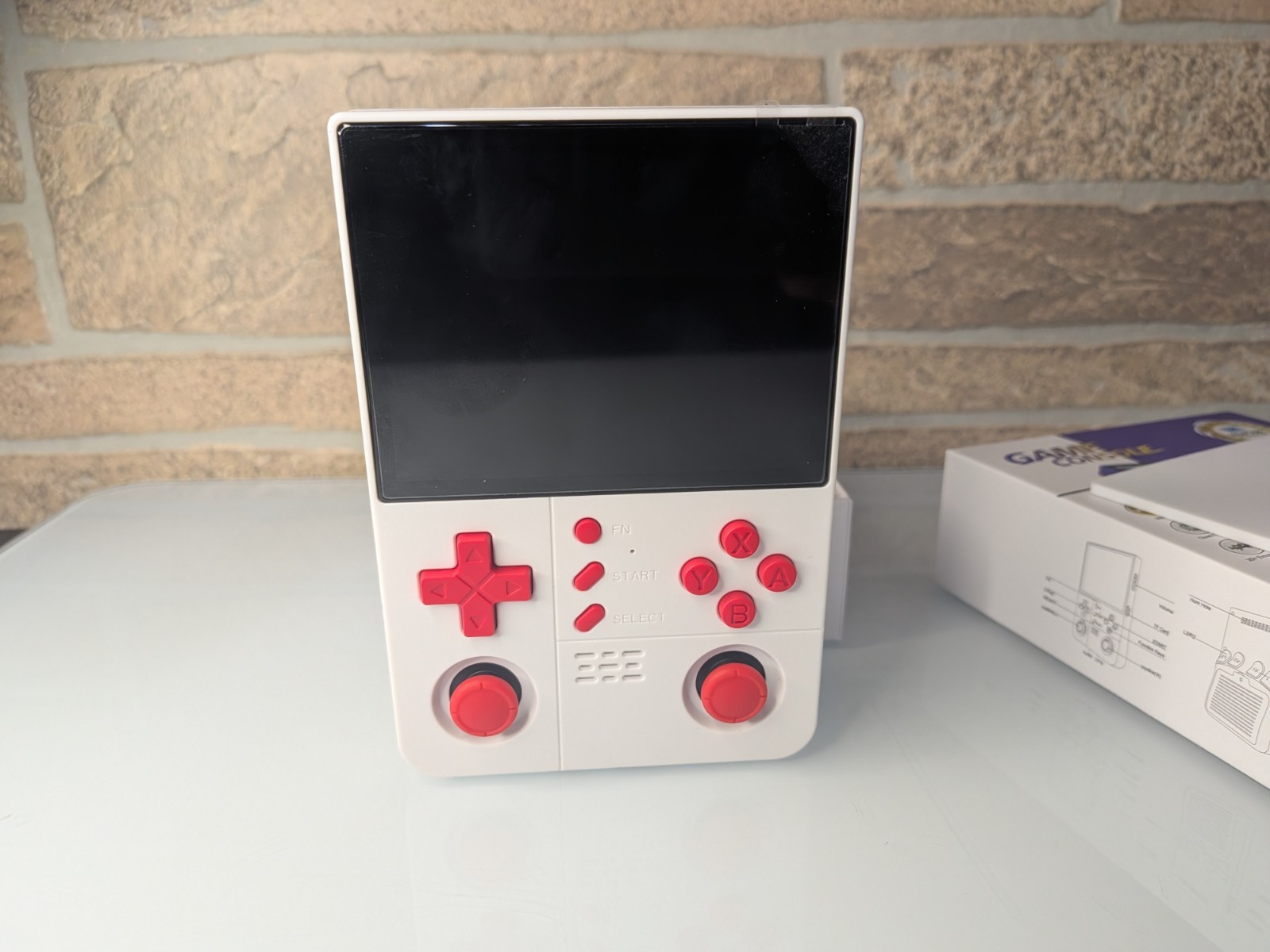 128gb Maxpro R40XX Retro Handheld Video Game Console 4.2″ HD IPS, Linux, 4000mAh