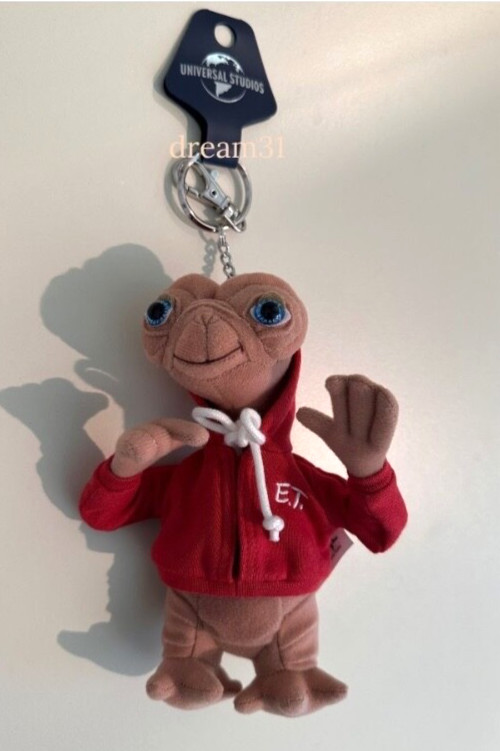 BNWT Universal Studios Extra Terrestrial E.T. with Red Hoodie 6″ Plush Keychain