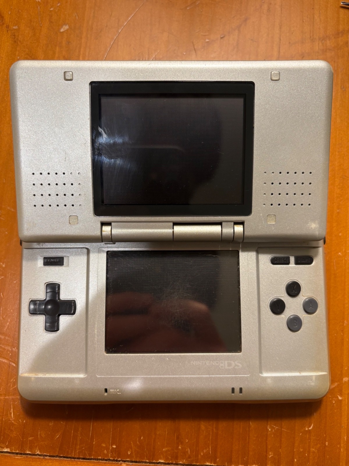 Nintendo DS Silver Handheld System – Fair Condition – TESTED AND WORKING (14D)