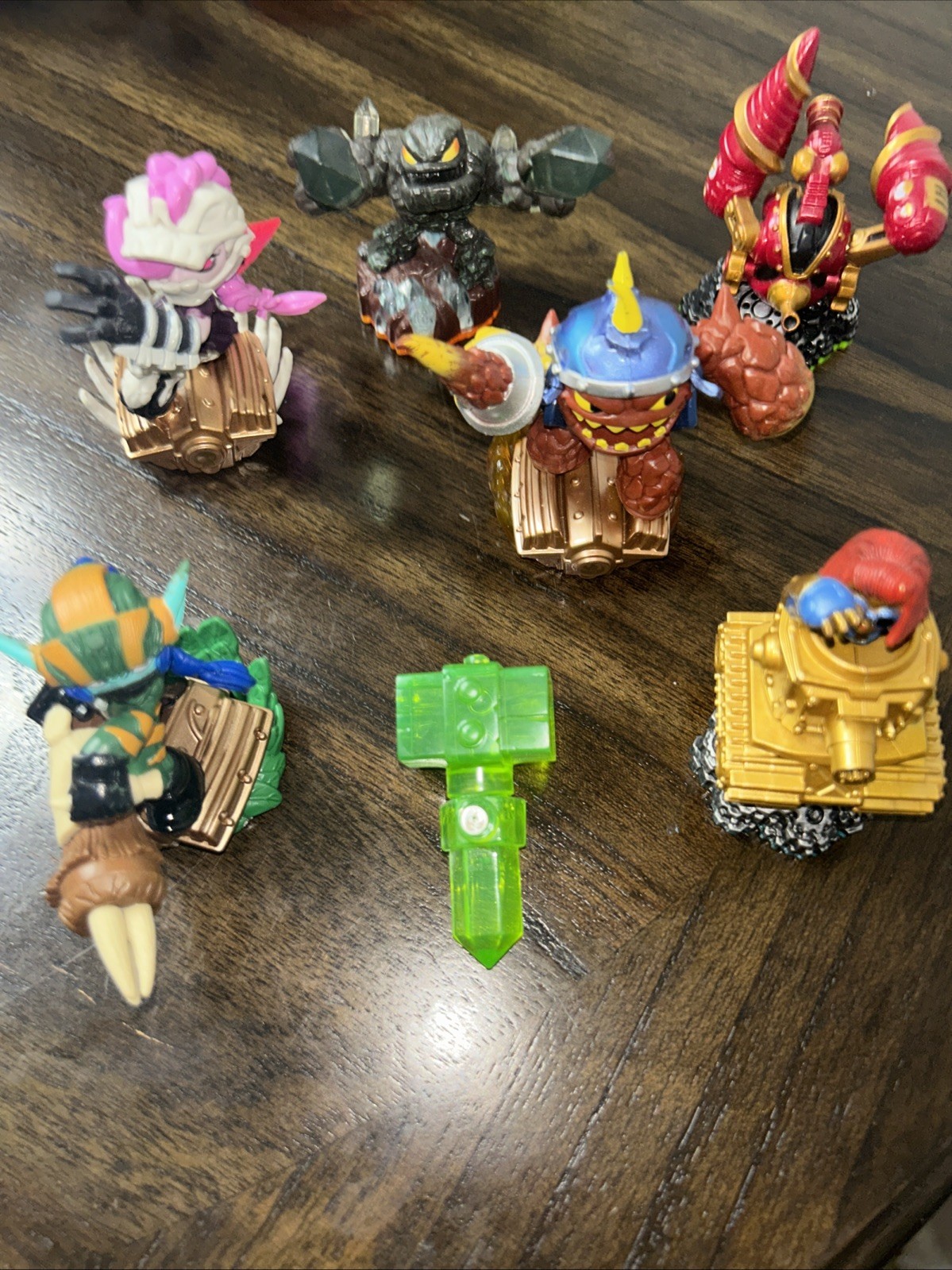 Skylanders SuperChargers Lava Lance, Super Shot Stealth Elf And Friends 7 Pieces