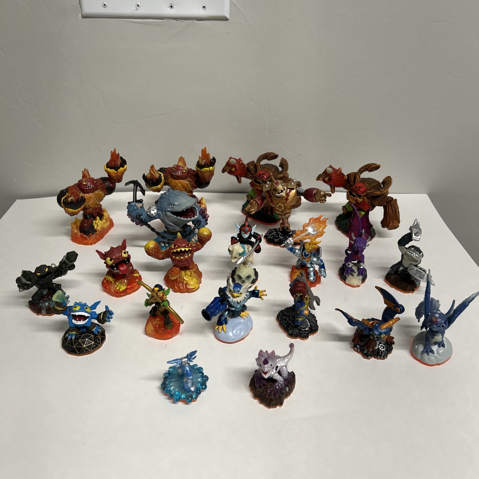 Skylanders Giants Mixed Lot of 21 Figures Activision Skylanders Figures READ