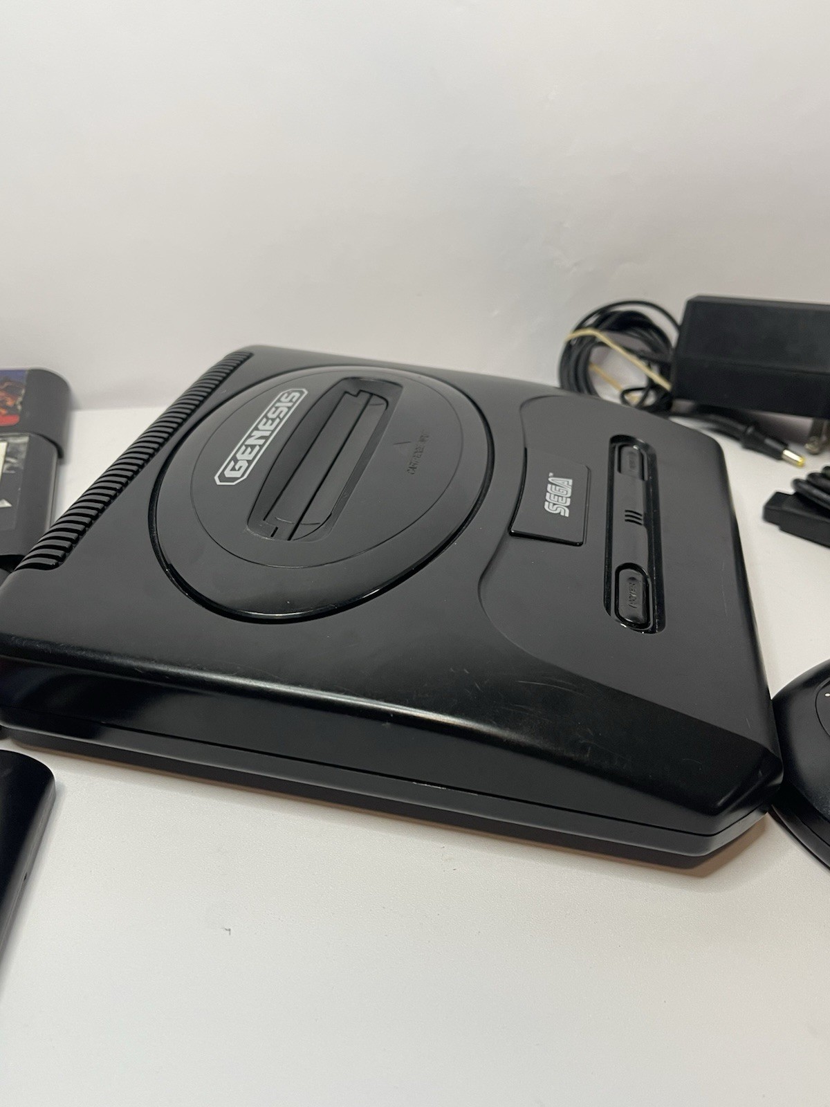 SEGA Genesis Model 2 MK-1631 Video Game System Bundle Controller / Games Tested