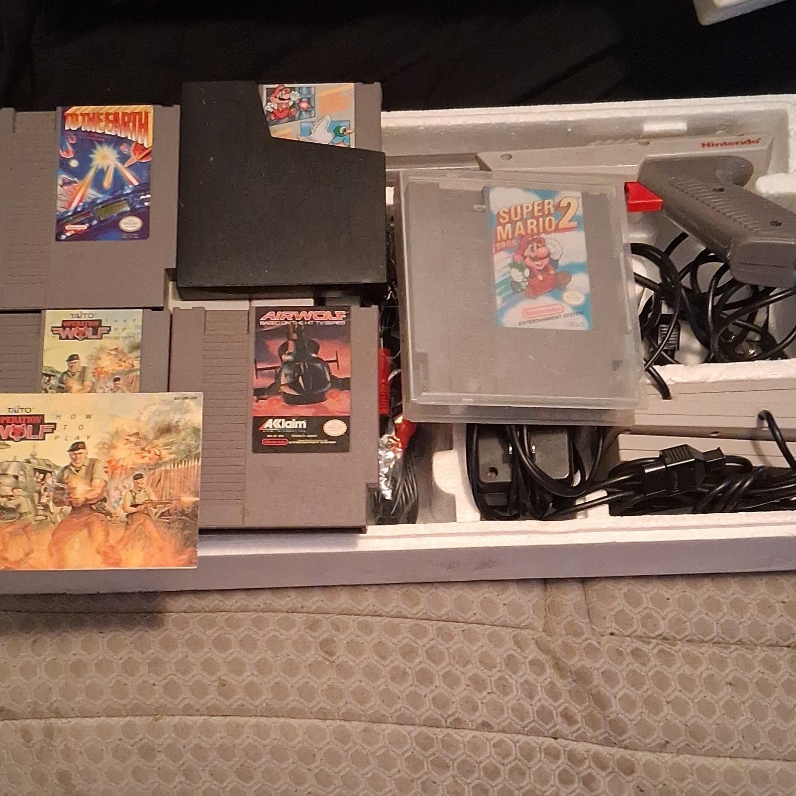 Nintendo NES Action Set Bundle w/ Zapper, Controllers & 4 Games NTSC-U/C