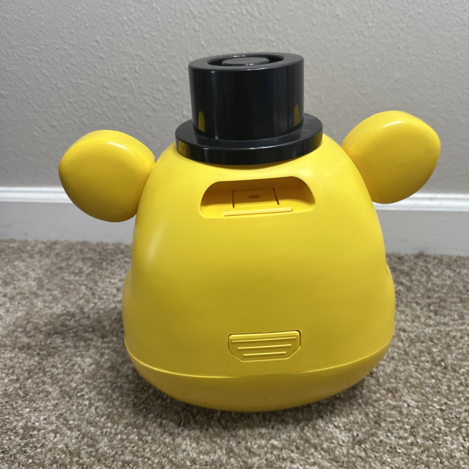 Five Nights At Freddy’s 10th Anniversary Animatronic Head And Golden Freddy READ