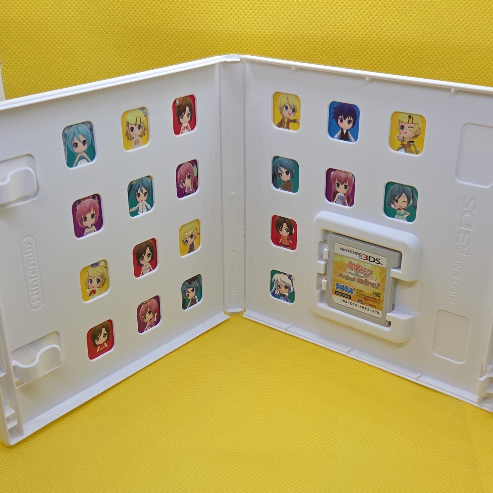 Hatsune Miku and Future Stars: Project Mirai (Nintendo 3DS) CIB with Cards Japan