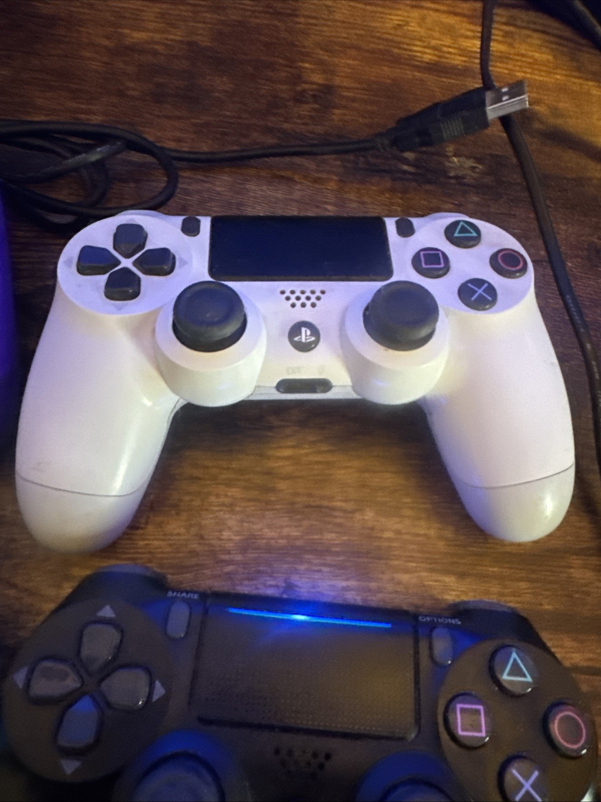 ps4 slim 500gb, 4 controllers, 8 games