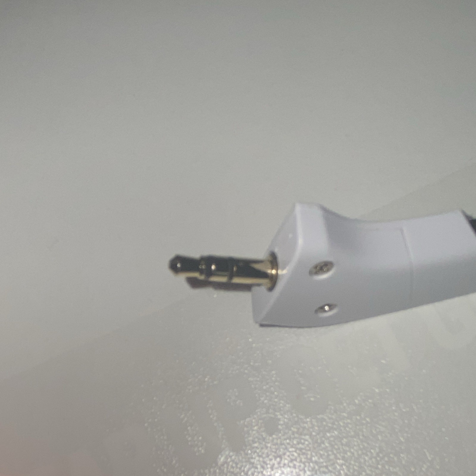 Gtheos captain 300 wireless headset with detachable mice and headset holder.