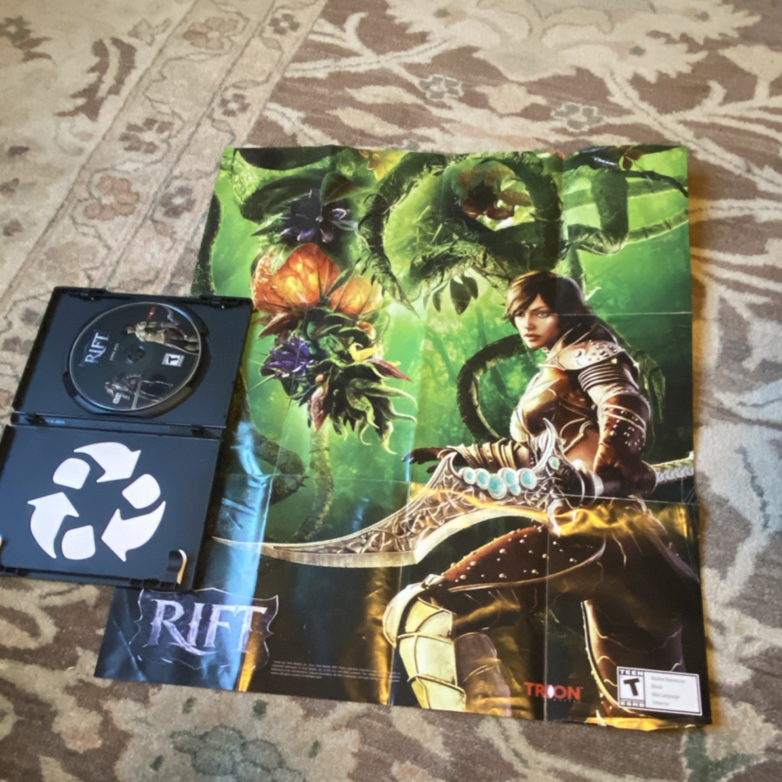 Trion RIFT PC DVD-ROM MMORPG Role Playing w/ Manual T-Teen 2011 NTSC-U/C
