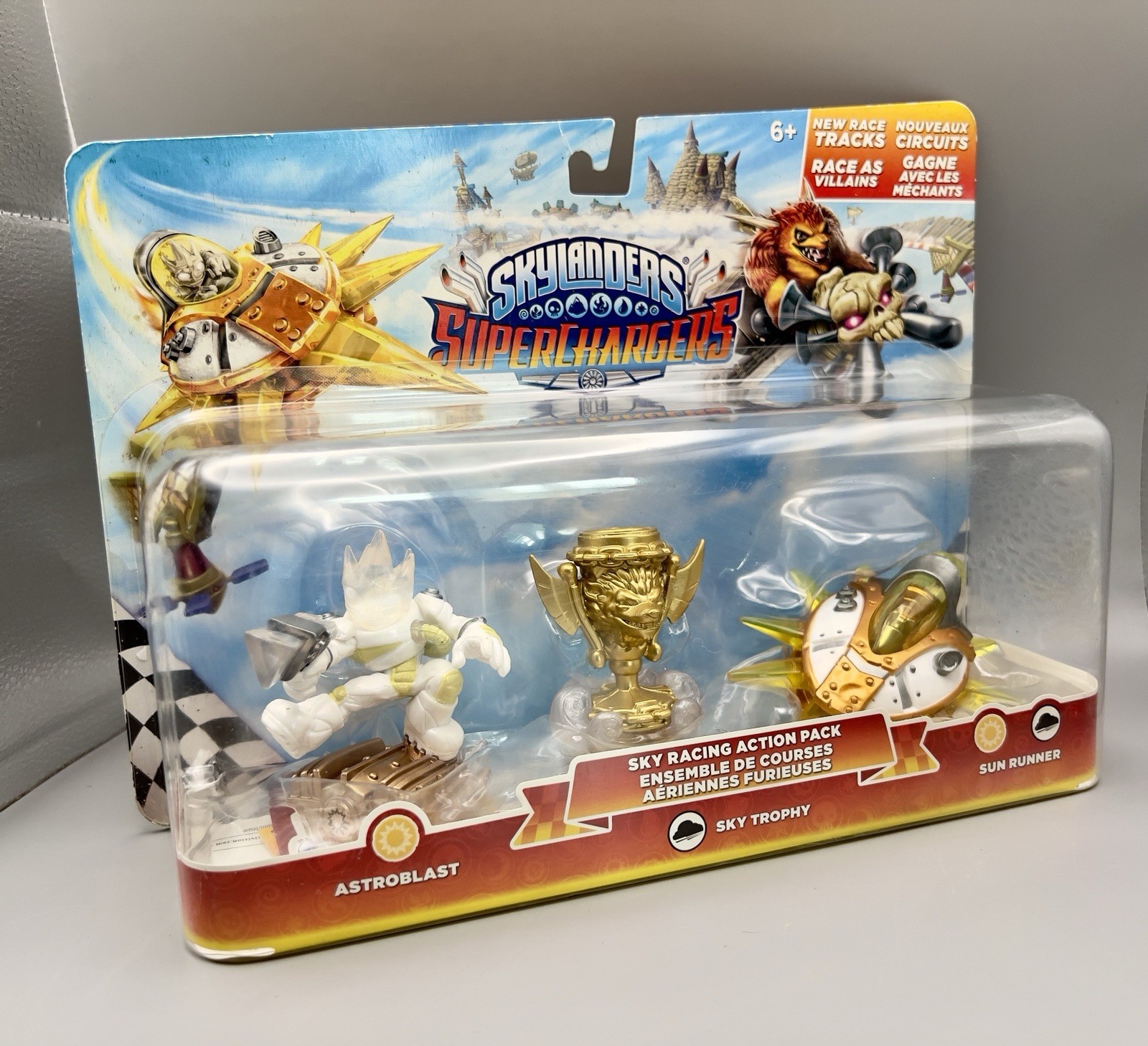 Skylanders SuperChargers Sky Racing Action Pack Astroblast Sun Runner Trophy NEW