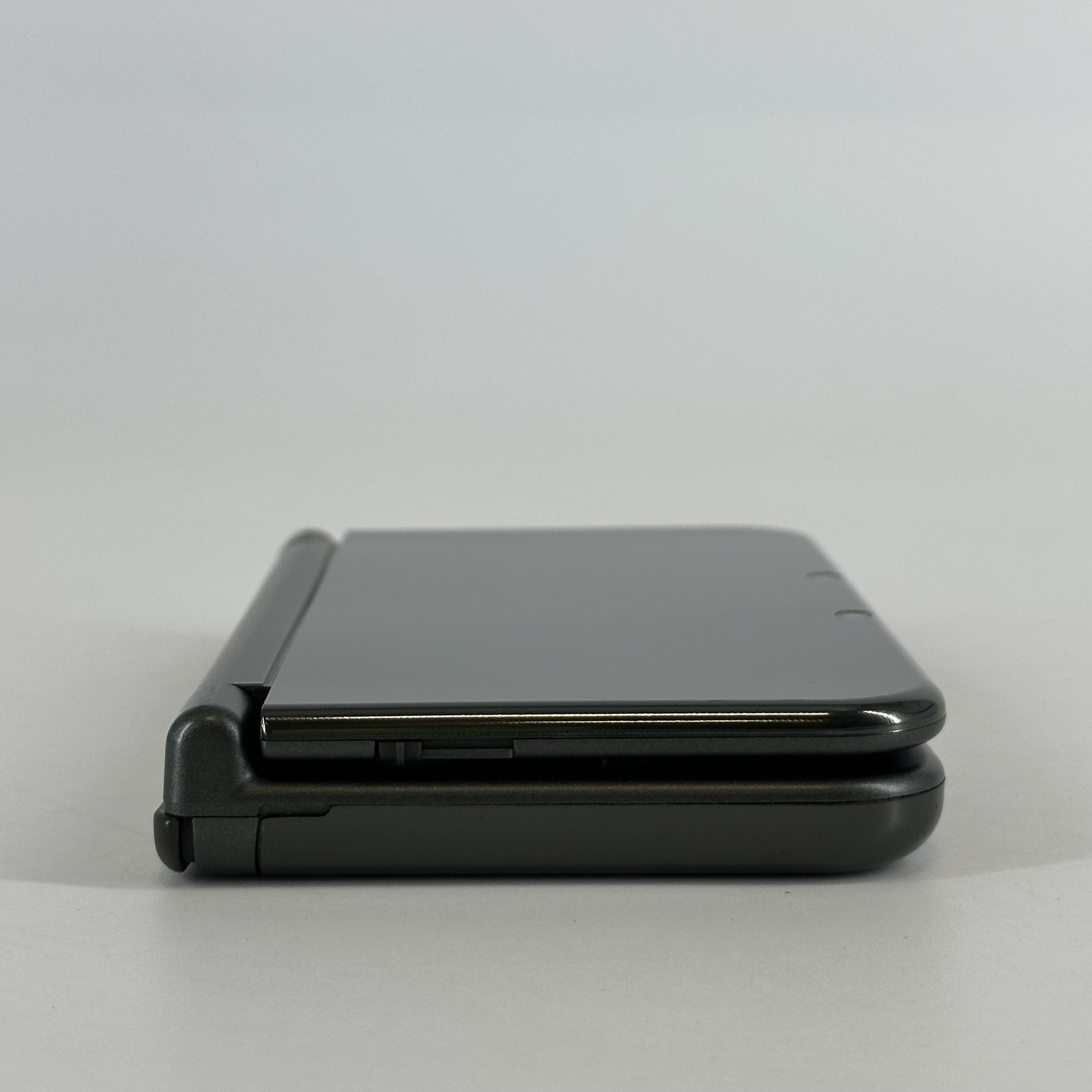 Nintendo New 3DS XL Handheld Console Gray – Very Good w/ Yellow Tint