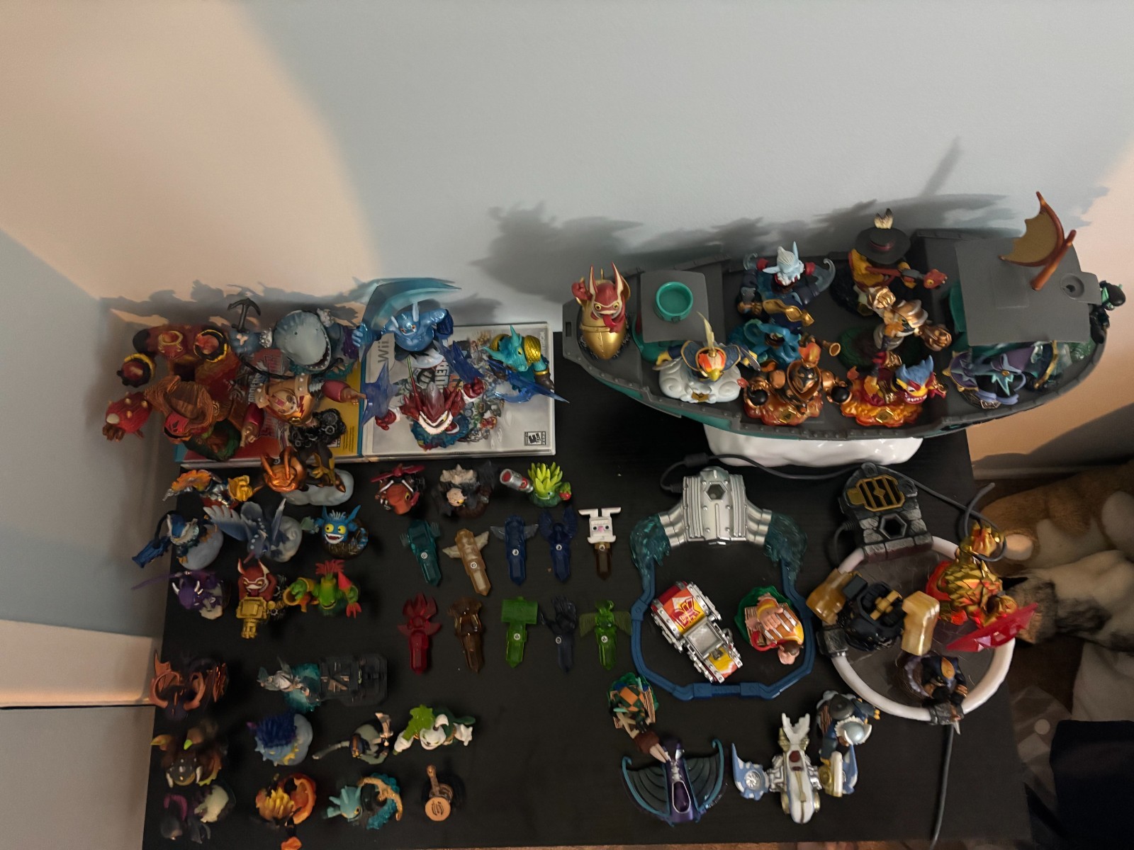 Skylanders collection with Flynn’s ship (not complete), 2 Portals, and 4 games