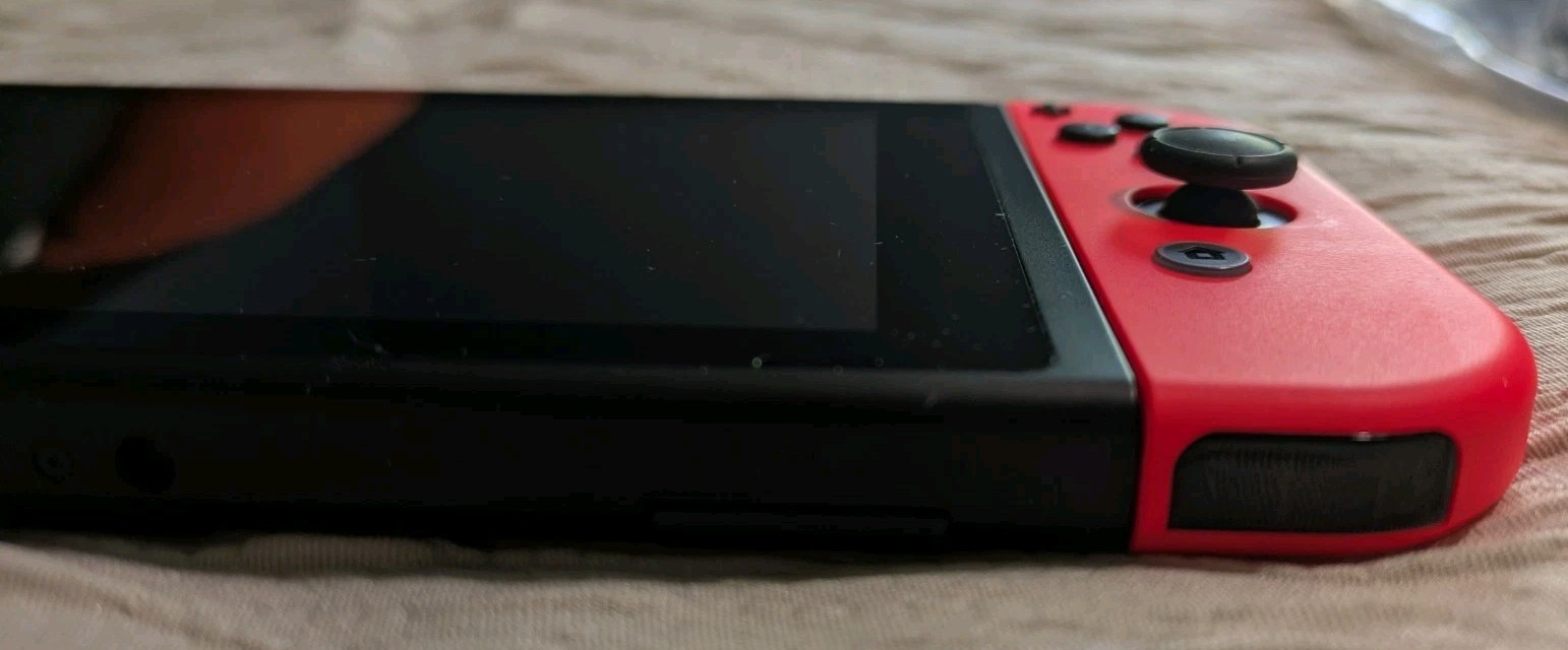 Nintendo Switch Console Neon Blue Red Joy-Con, Mario Kart 8 Deluxe Ed, 121634