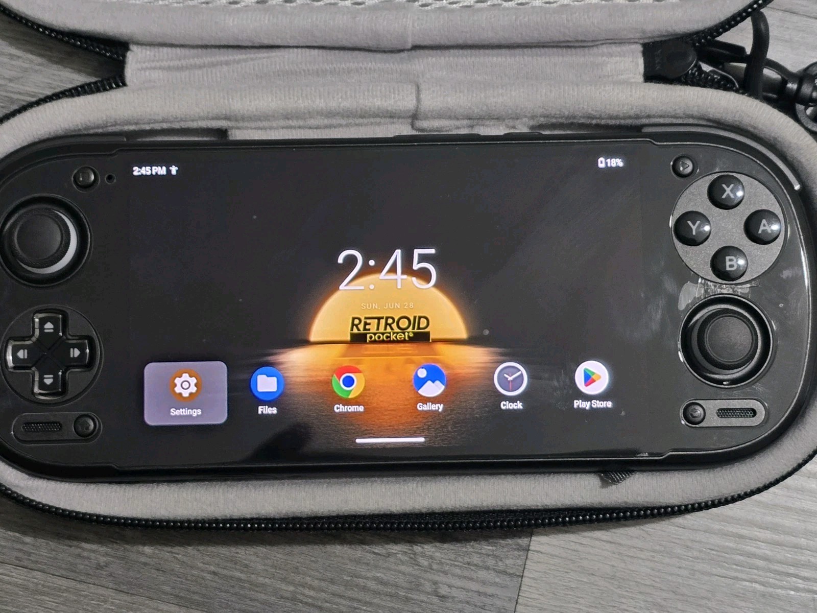Retroid Pocket 6 Handheld Console 12GB RAM 256GB Black Snapdragon 8 Gen 2 + Case