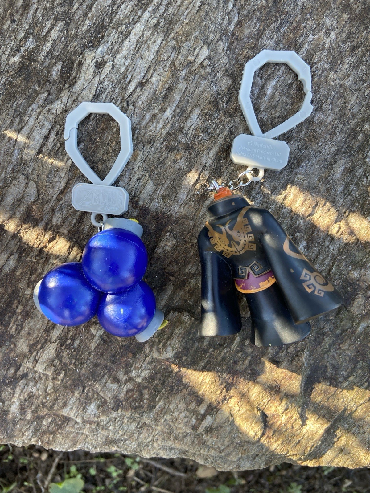 The Legend of Zelda Hang Tag Bag Backpack Clip Keychain Purse Charm Lot 2 Assort