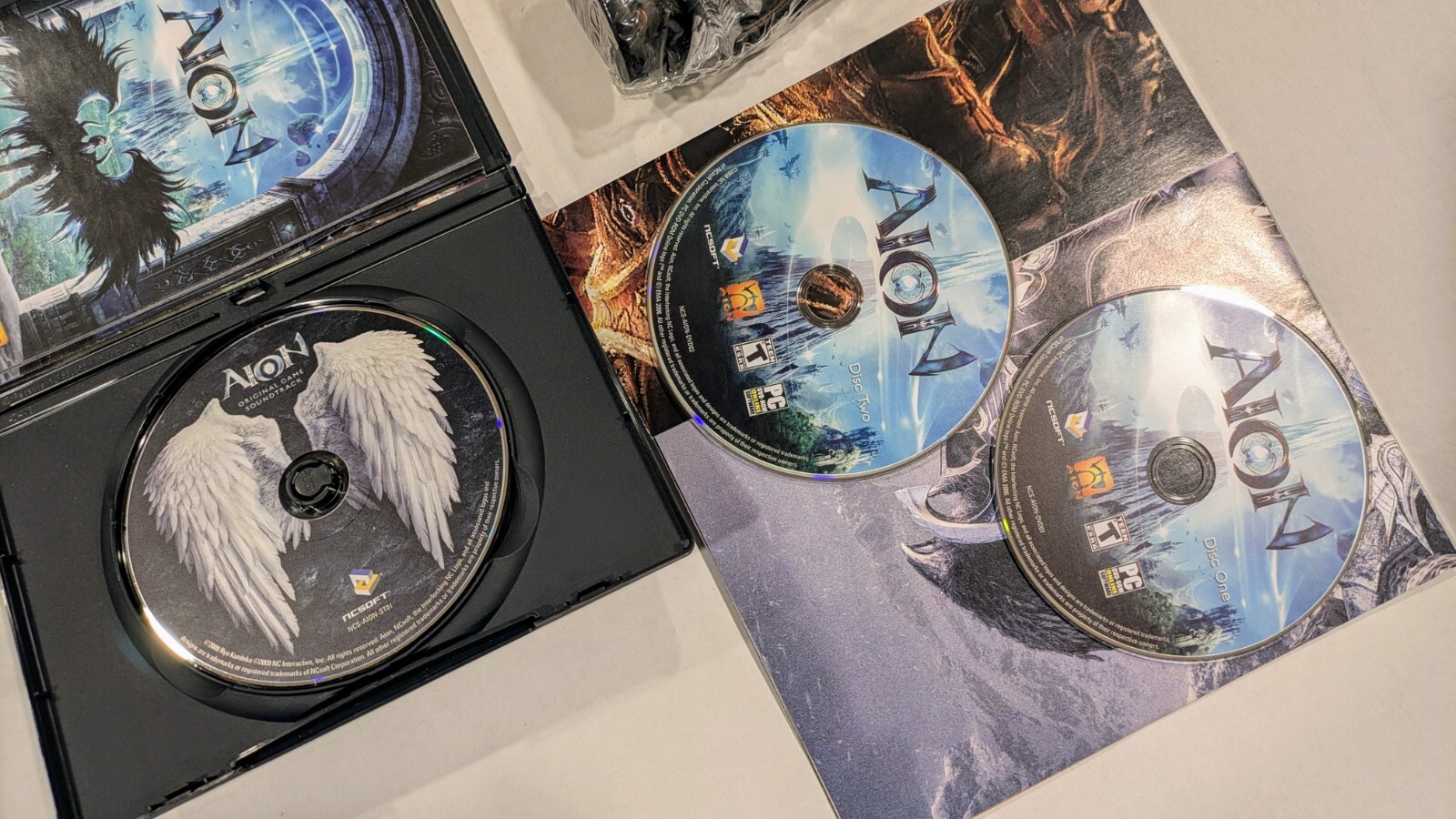 AION Limited Collector’s Edition PC DVD-ROM 2009 + Sealed Figure + 2 Posters VG