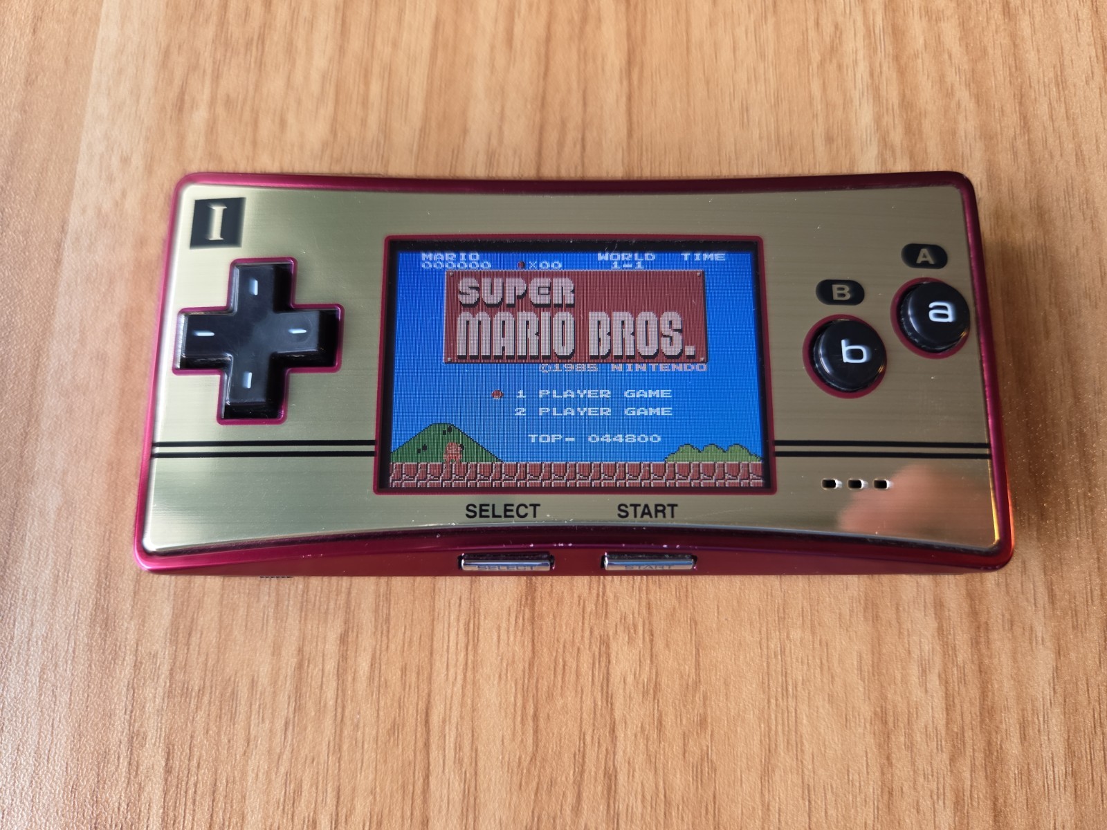Nintendo Game Boy Micro 20th Anniversary Edition Famicom W/charger