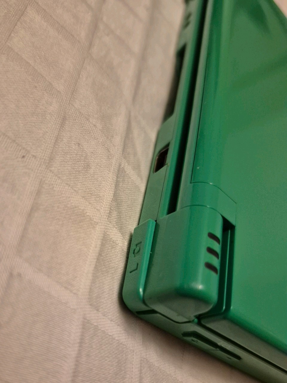 *READ* Nintendo DSI Green w/ 10+ Games (Mario Kart, Club Penguin, etc) & charger
