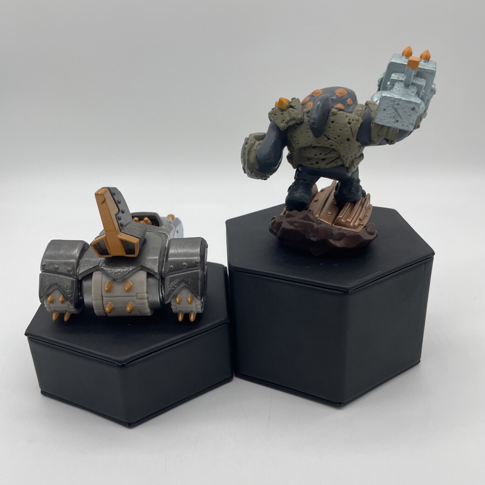 Skylanders SuperChargers Shark Shooter Terrafin Figure & Shark Tank Vehicle Set