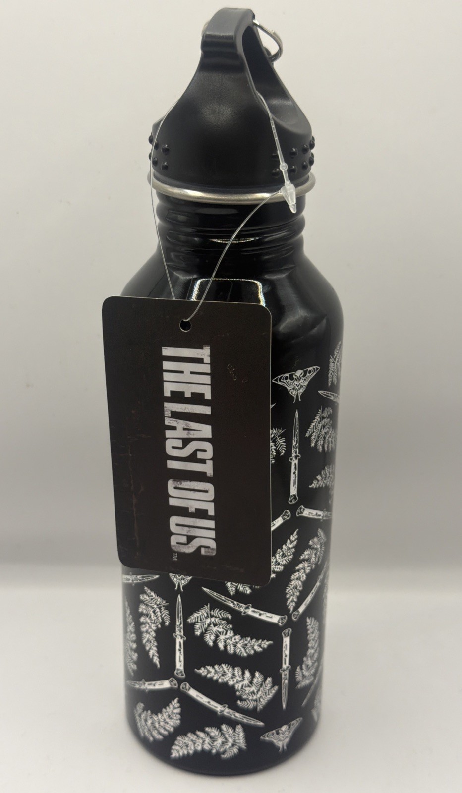 THE LAST OF US 18 Oz Black & Silver Water Bottle w/Carabiner – Brand NEW