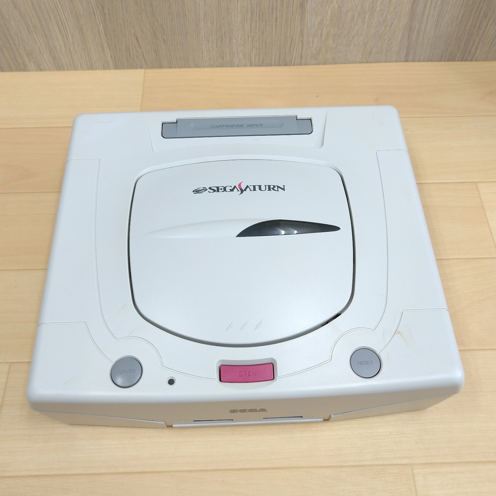 SEGA SATURN CONSOLE in box with 2 Controllers & 5 Games CIB HST-3220 White