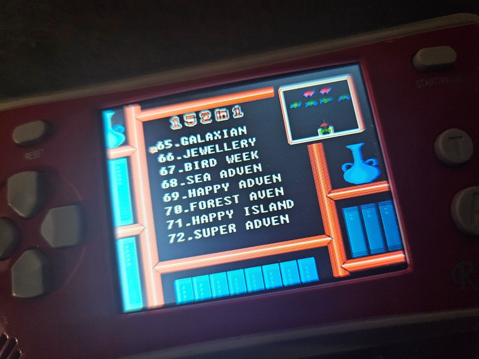 152 in 1 RS-1 – RARE VINTAGE-STYLE HANDHELD VIDEO GAME CONSOLESMB PORTABLE RS-I