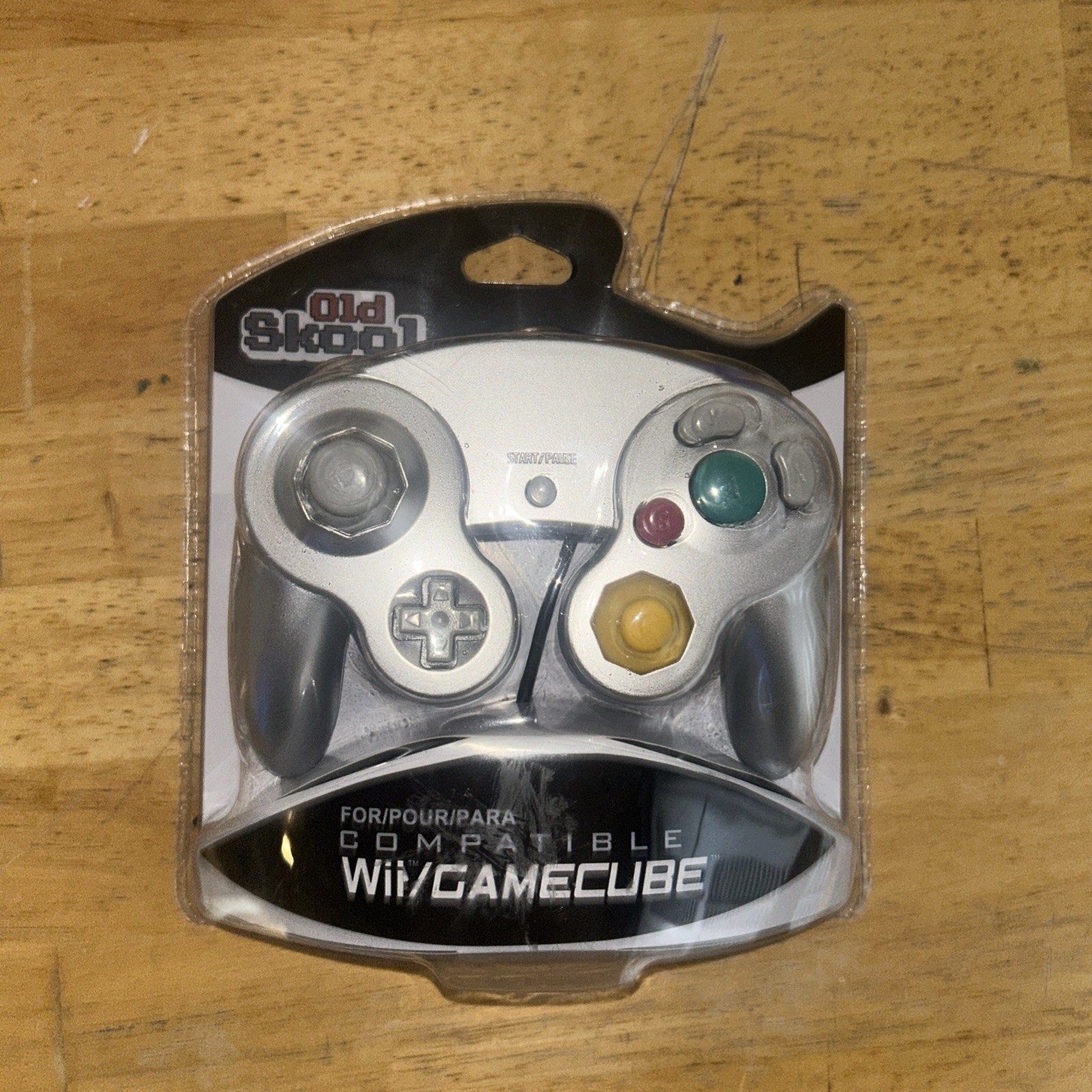Old Skool Dual Analog Controller for Nintendo Game Cube and Wii