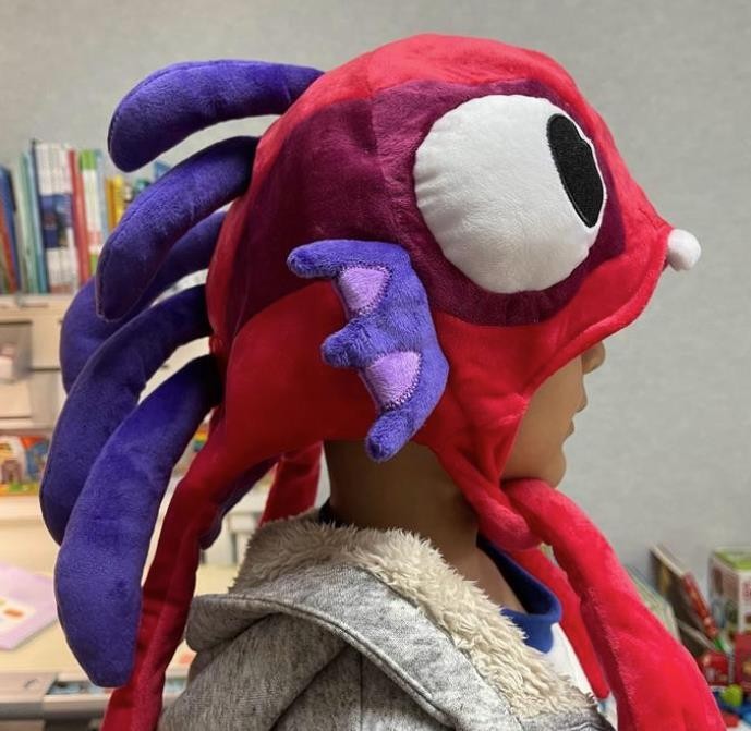 WORLD OF WARCRAFT RED MURLOC HAT/PLUSH HAT
