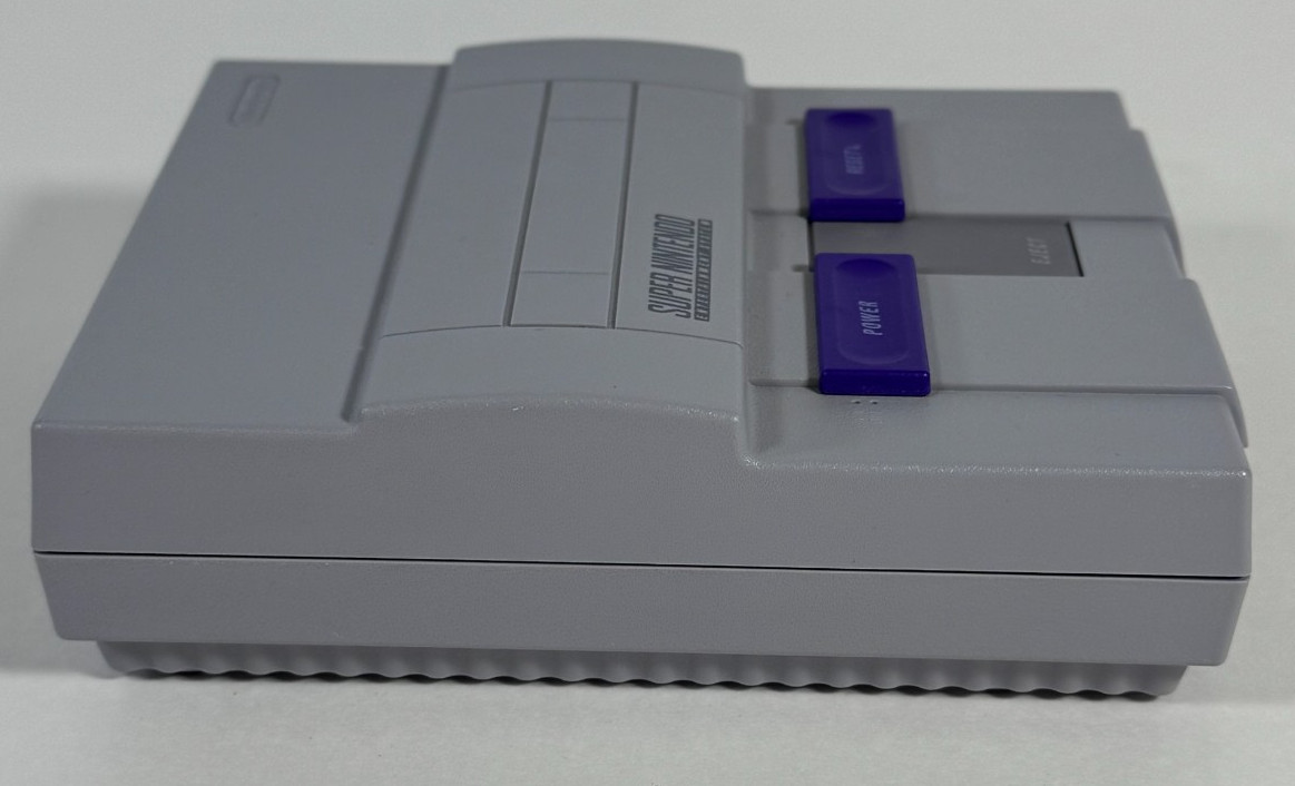 Nintendo SNES Classic Mini CLV-201 w 21 Built-In Games OEM Controller + Wireless