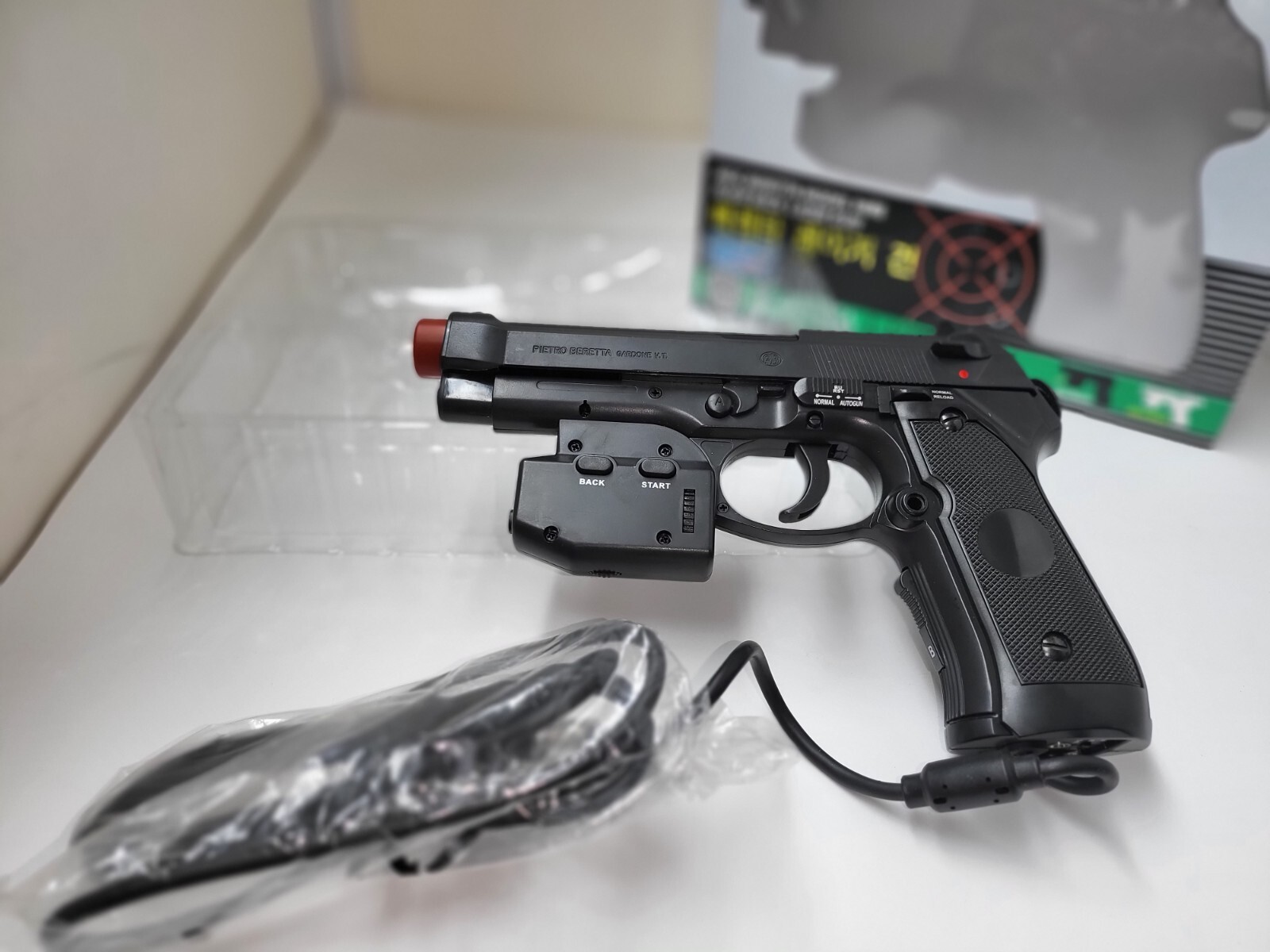 2 Beretta 92FS Light Gun W/Recoil Effect for Microsoft Xbox FOR CRT TUBE TYPE TV
