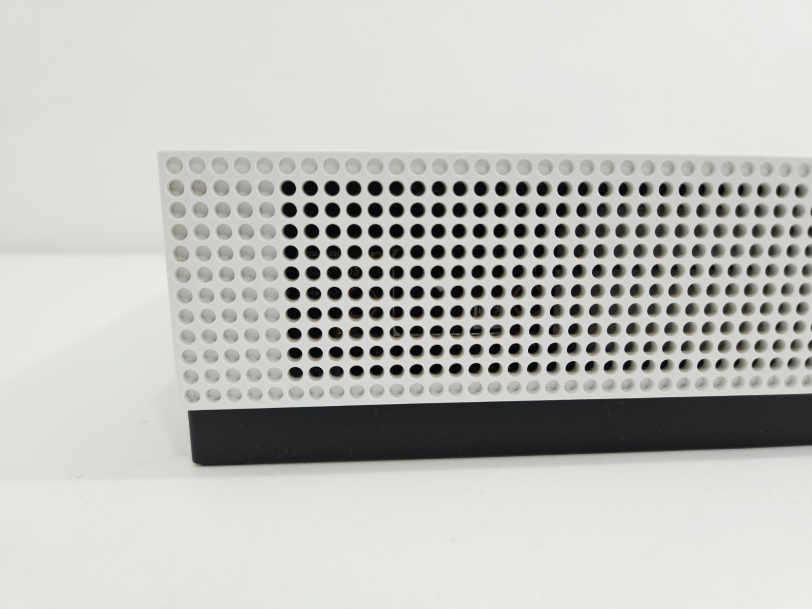 Microsoft Xbox One S 1TB White Console 4K UHD With Power Cord