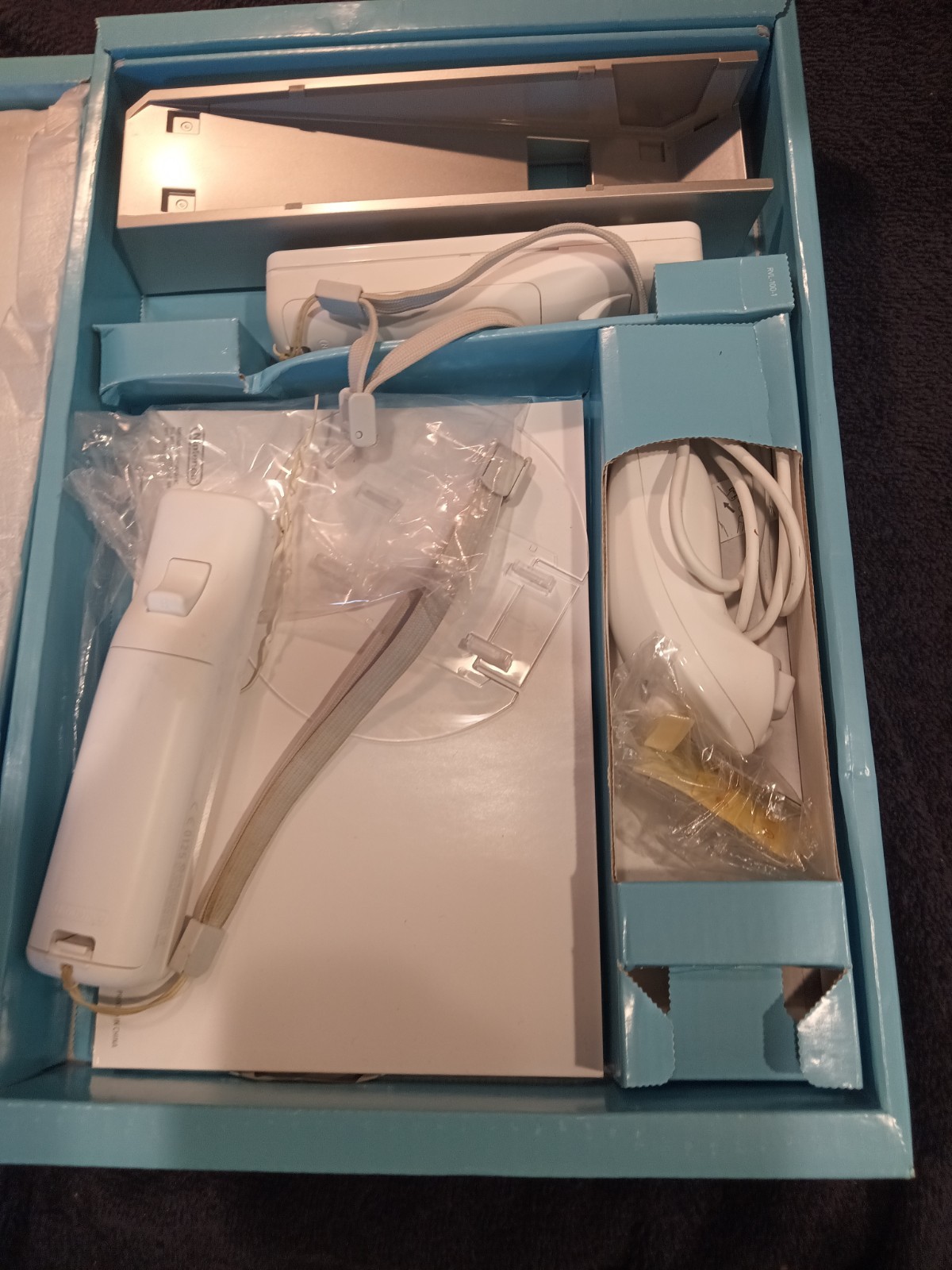 Nintendo Wii Console Bundle RVL-001 White Original Box 2-controller games tested
