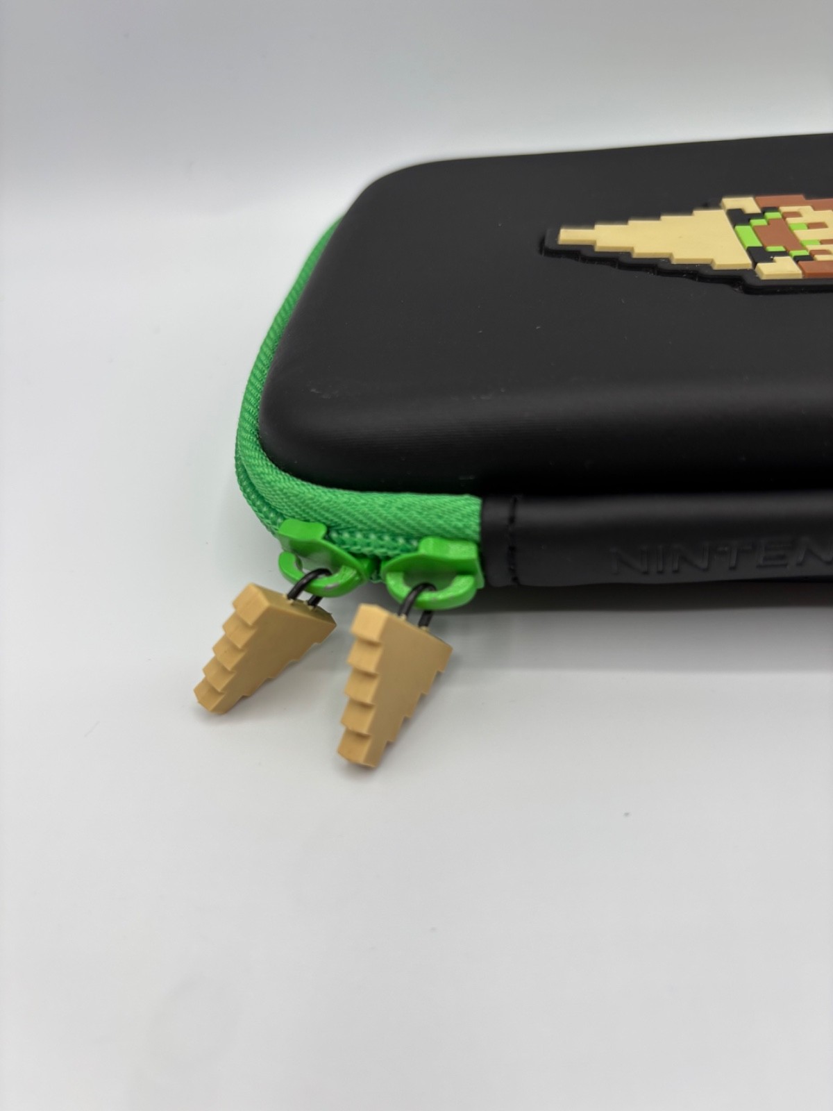 The Legend of Zelda 8bit Nintendo 3DS/3DS XL HORI Carrying Case